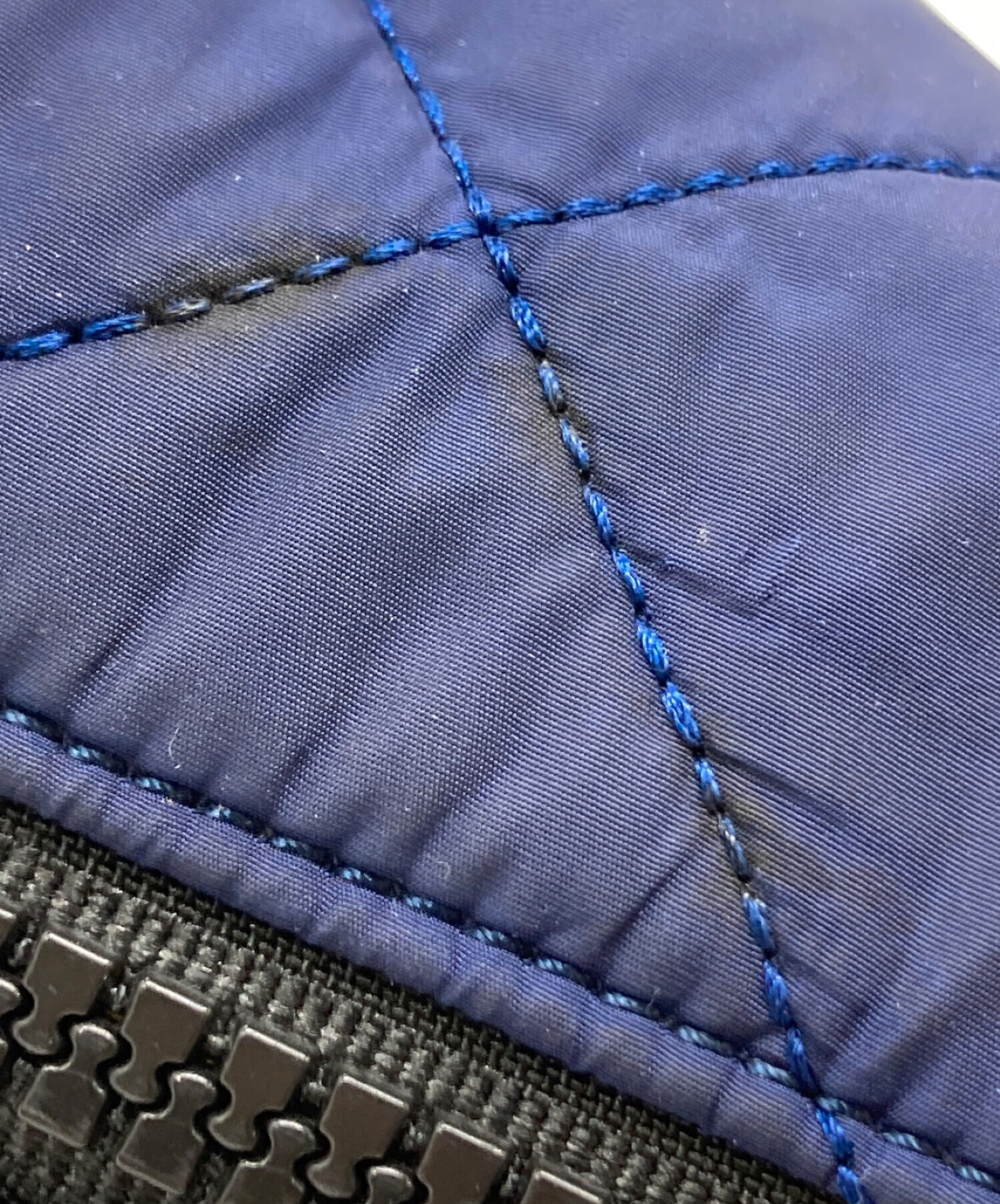 MONCLER モンクレール 美品 レザー キルティング ポーチ 中古・古着通販】MONCLER (モンクレール) キルティングポーチ ネイビー