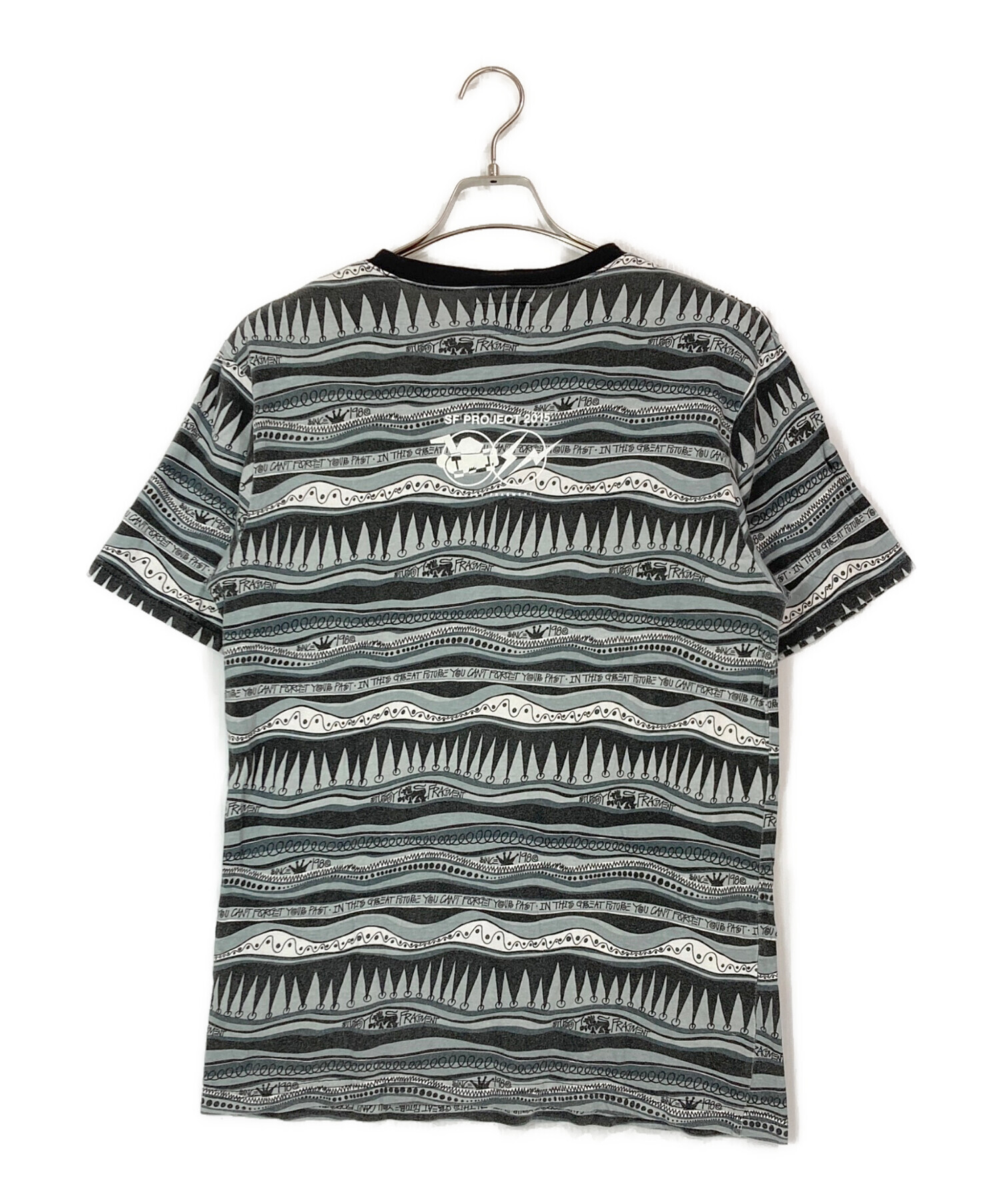 STUSSY×fragmentdesign コラボT 中古・古着通販】stussy (ステューシー) FRAGMENT DESIGN