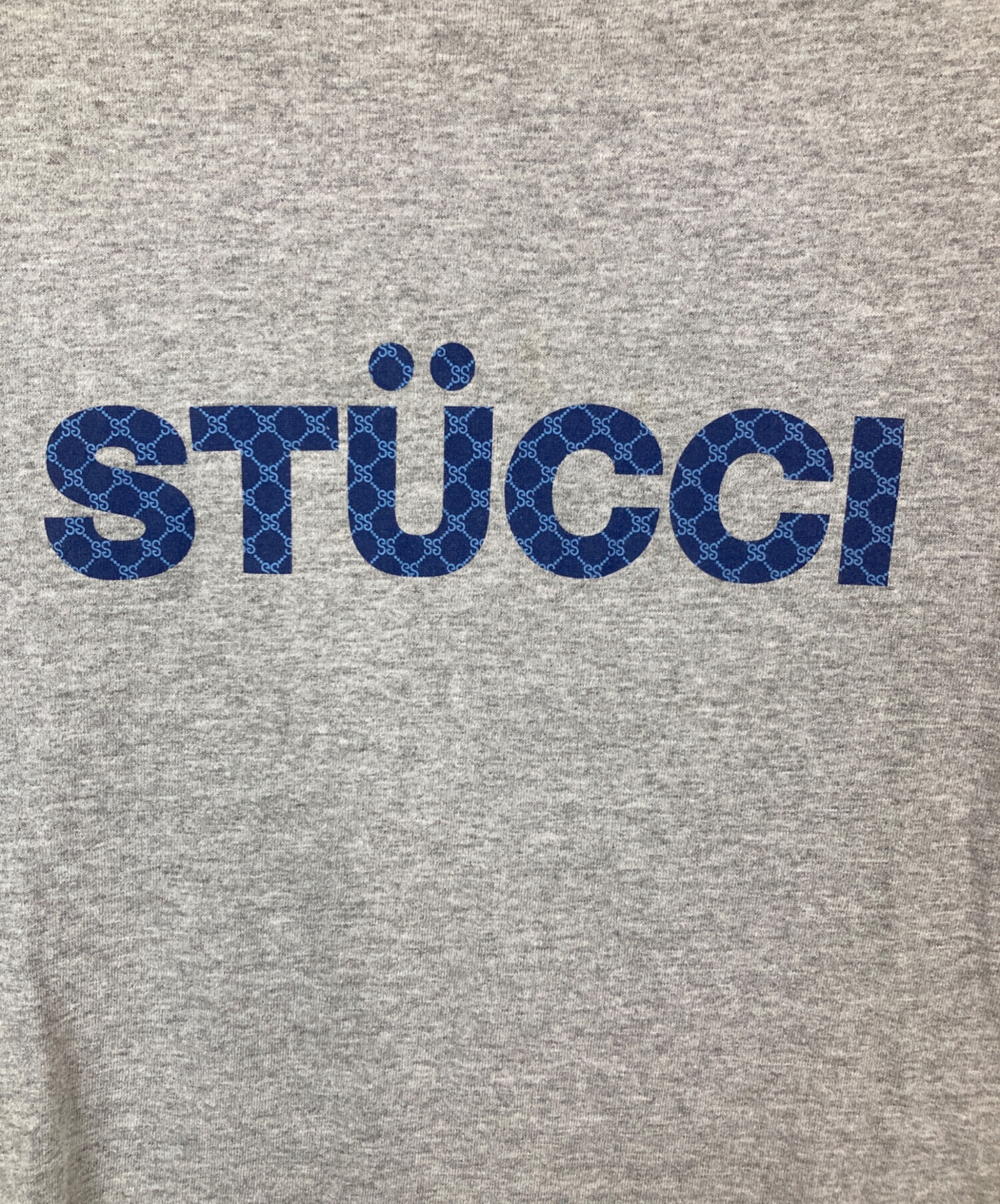 中古・古着通販】stussy (ステューシー) STUCCIプリントTシャツ グレー 中古・古着通販】stussy (ステューシー) STUCCIプリントTシャツ グレー