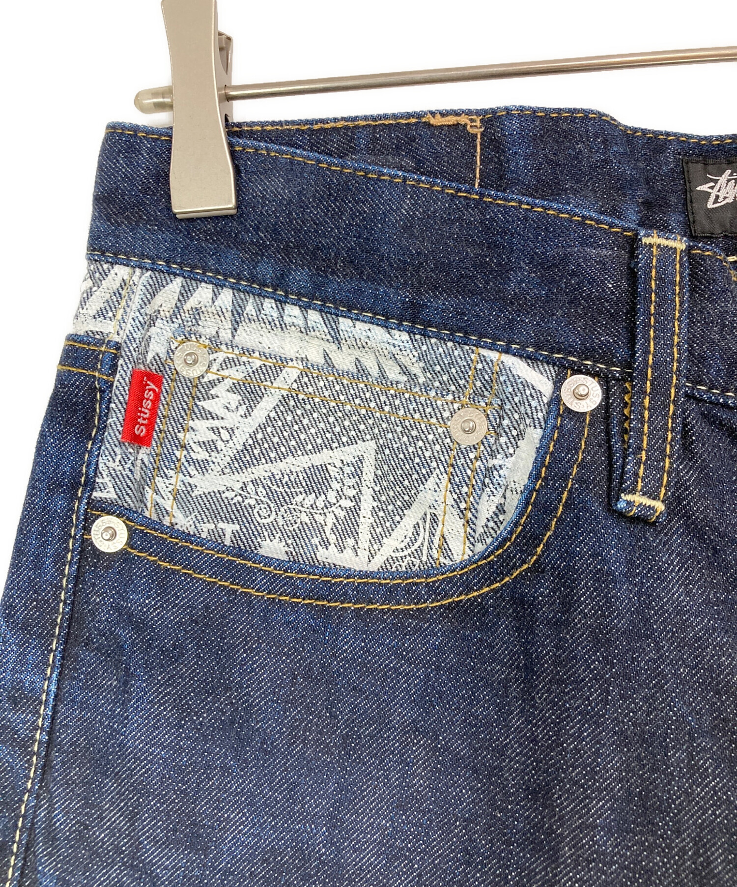 STUSSY ストゥーシー　ロゴプリントデニム•ジーンズ　34 中古・古着通販】stussy (ステューシー) プリントデニムパンツ