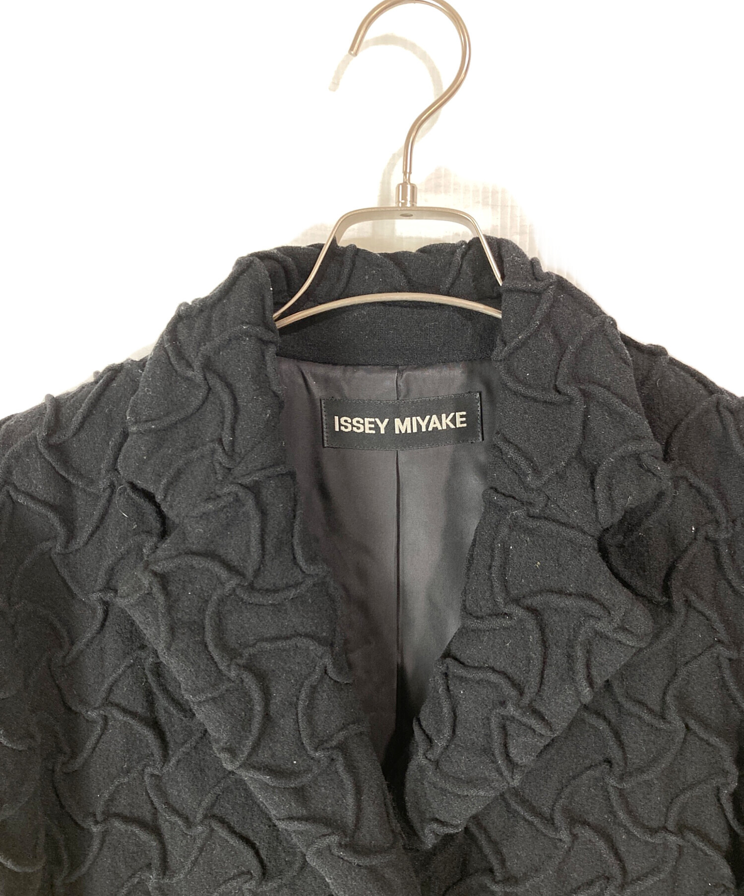 ISSEY MIYAKE イッセイミヤケ ウールジャケット フード ブラック M 中古・古着通販】ISSEY MIYAKE (イッセイミヤケ) ウール網目加工