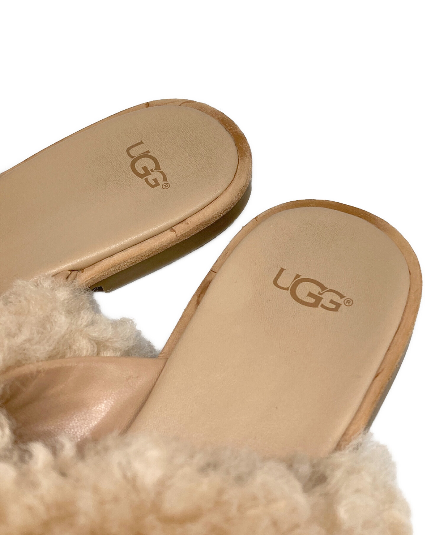 中古・古着通販】UGG (アグ) ボアサンダル ベージュ サイズ:25cm