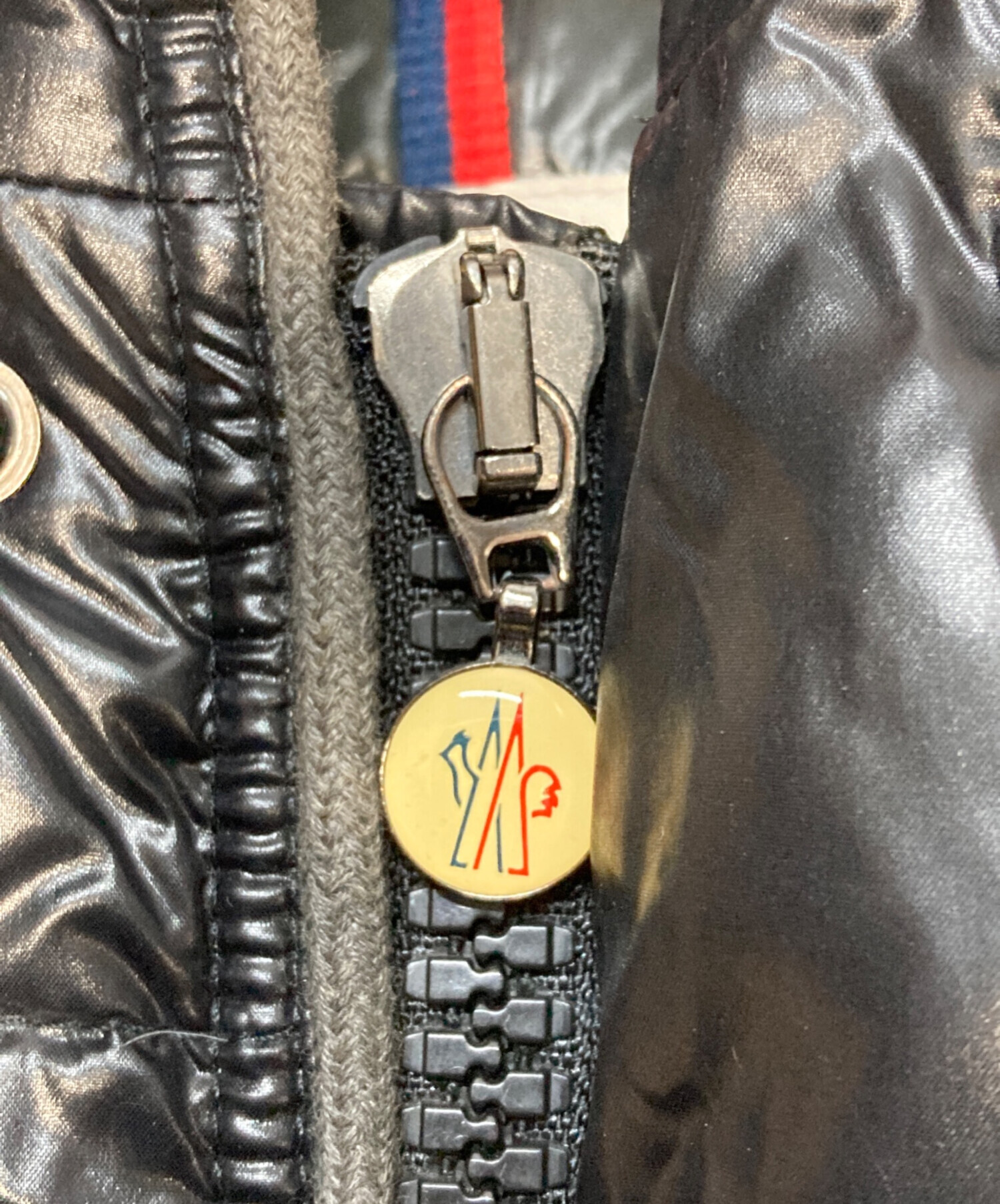 MONCLER BORROME ボローメ Moncler BORROME Dark grey Polyamide ref.156201 - Joli Closet