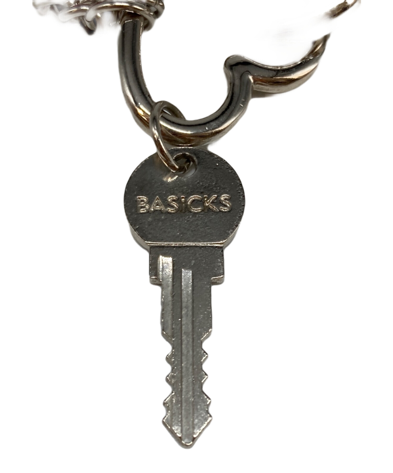 BASICKS(ベーシックス) キーホルダー 中古・古着通販】BASICKS (ベイシックス) キーホルダー｜ブランド