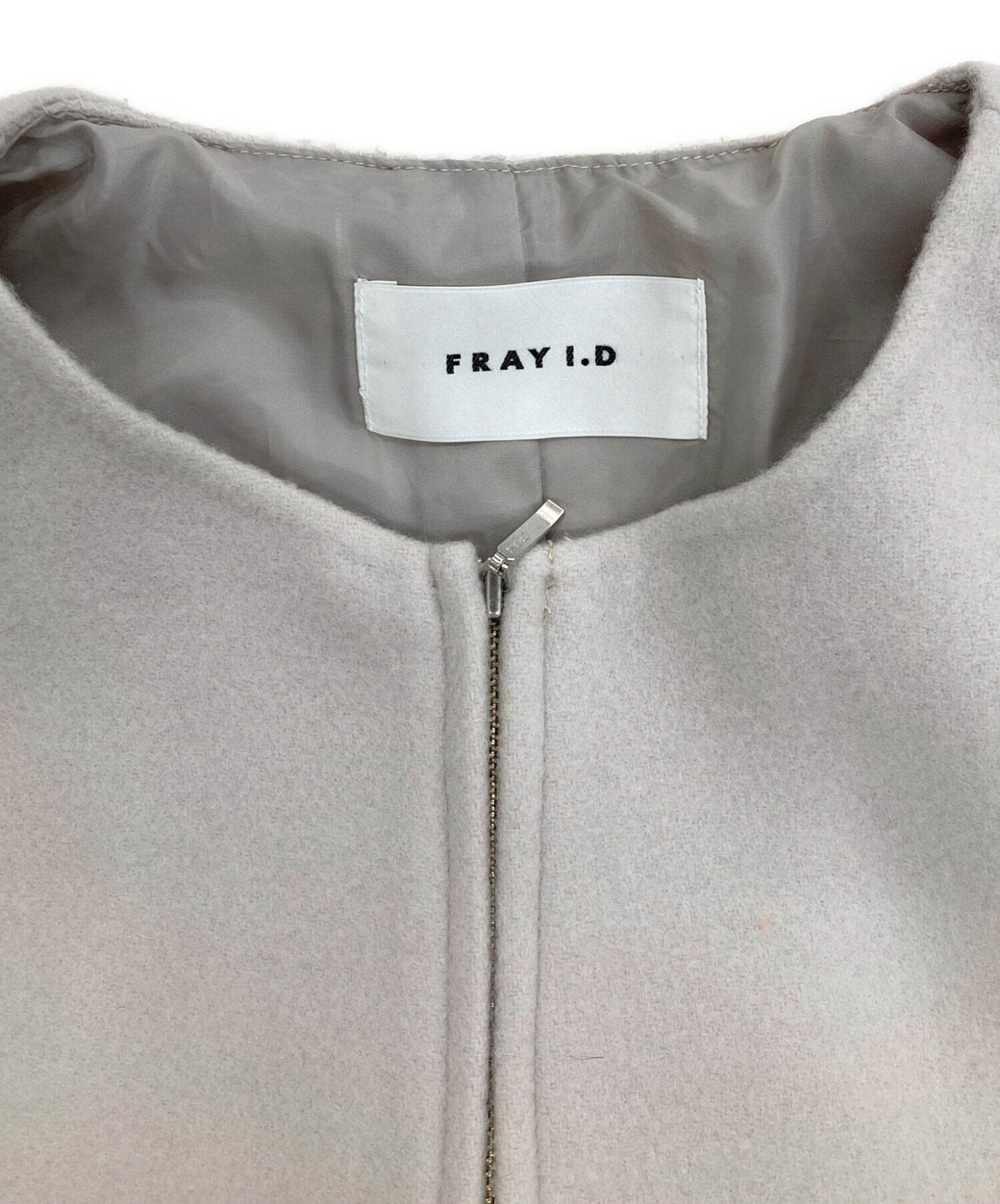 中古・古着通販】FRAY ID (フレイ アイディー) ノーカラージップ