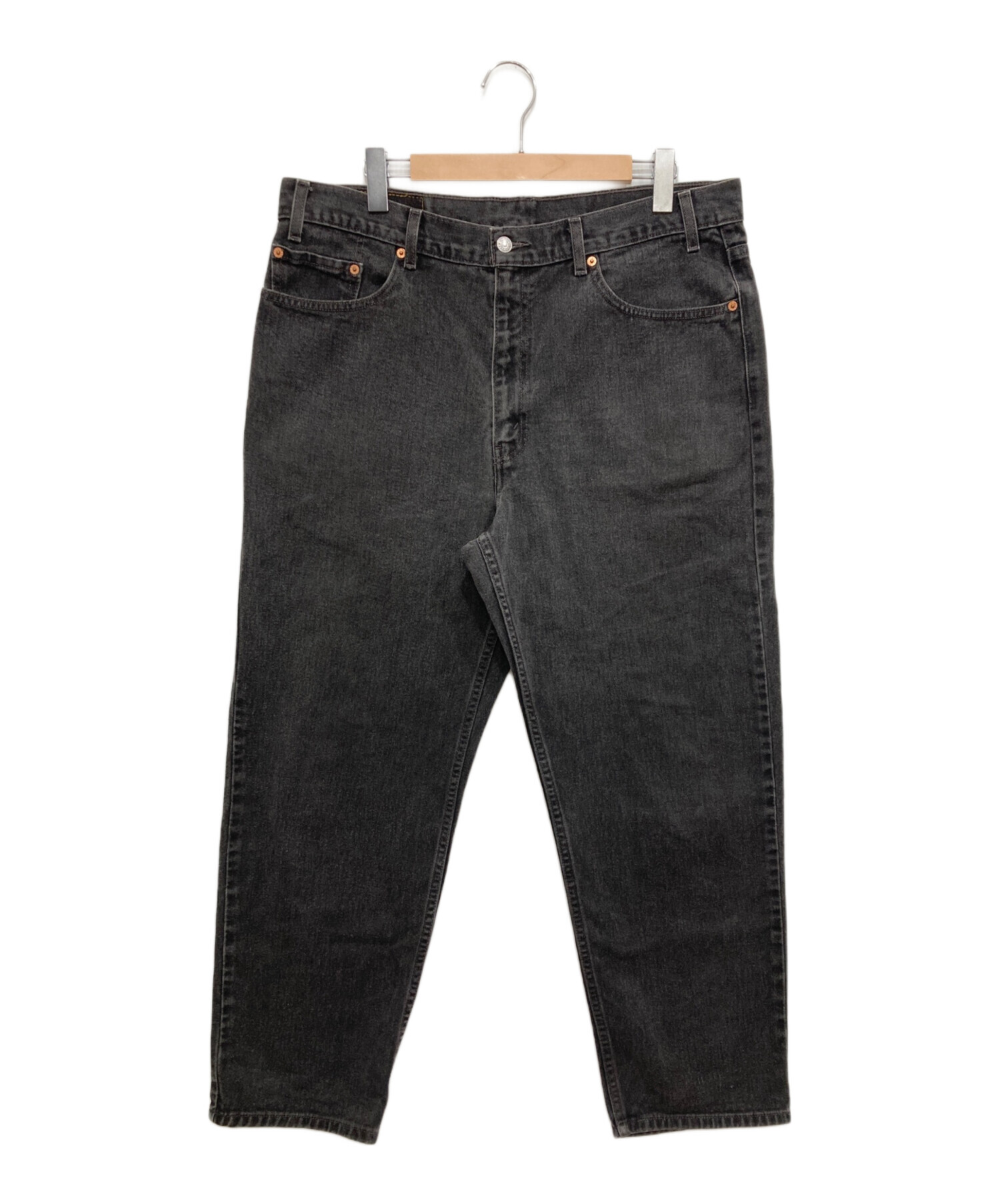 W40 Levi
