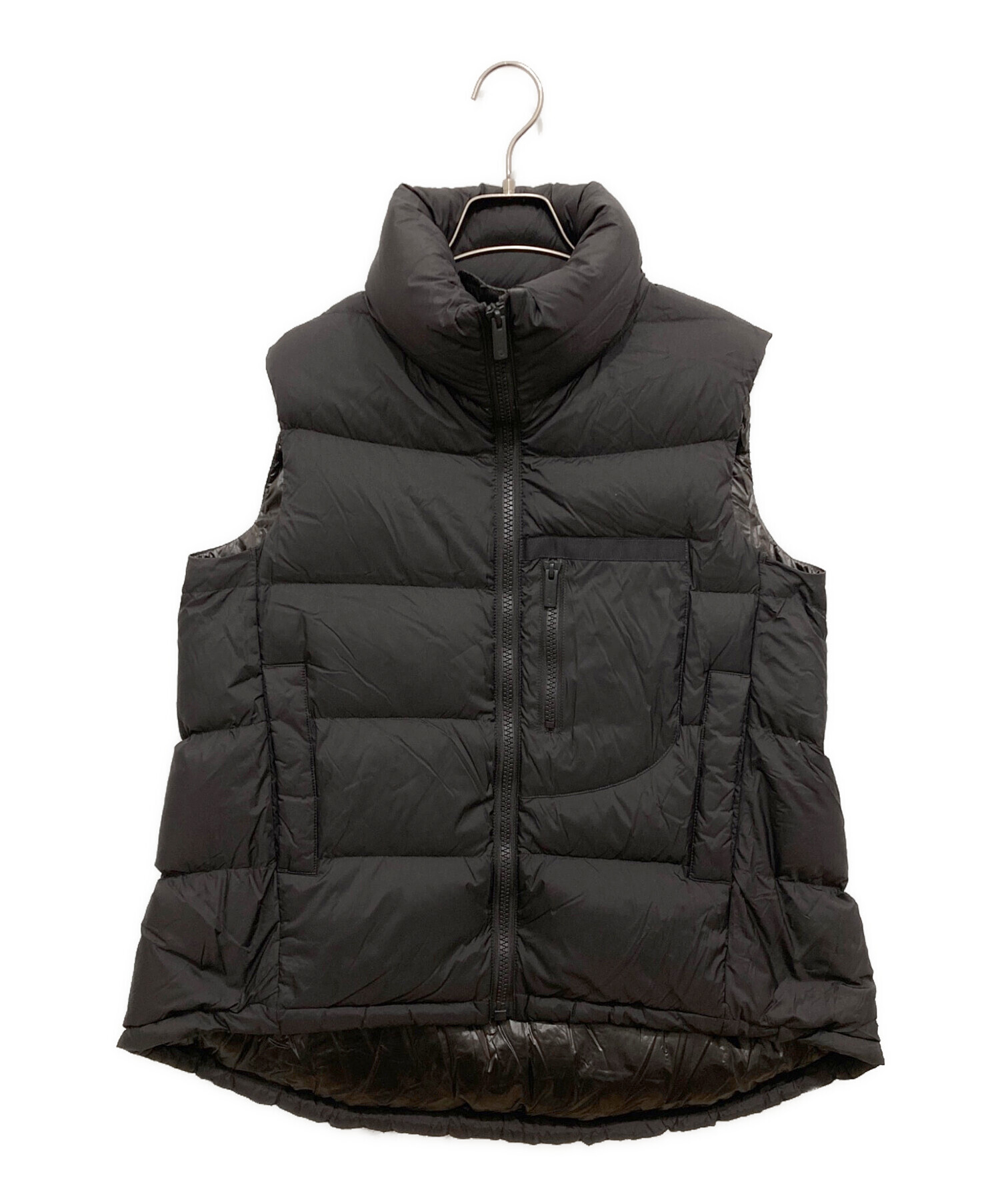 ユニクロ　+Ｊ　ダウンボリュームベスト　ダークグレー　新品・タグ付 中古・古着通販】UNIQLO+J (ユニクロ プラスジェイ) ダウンボリューム