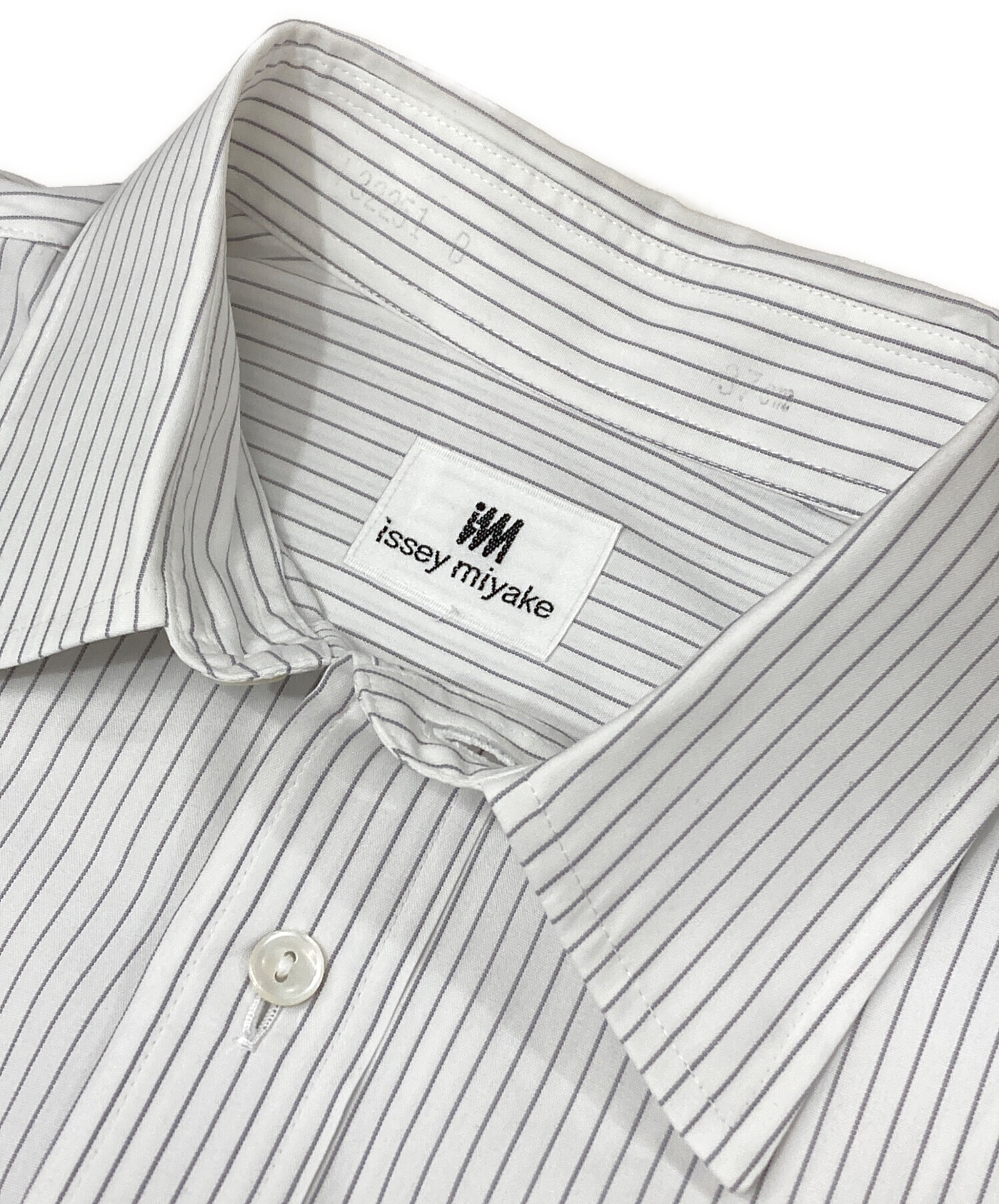 古着 ISSEY MIYAKE イッセイミヤケ 日本製 半袖 Tシャツ 2 ホワイト レディース ISSEY MIYAKE - 古着 ISSEY MIYAKE イッセイミヤケ 日本製 半袖 T