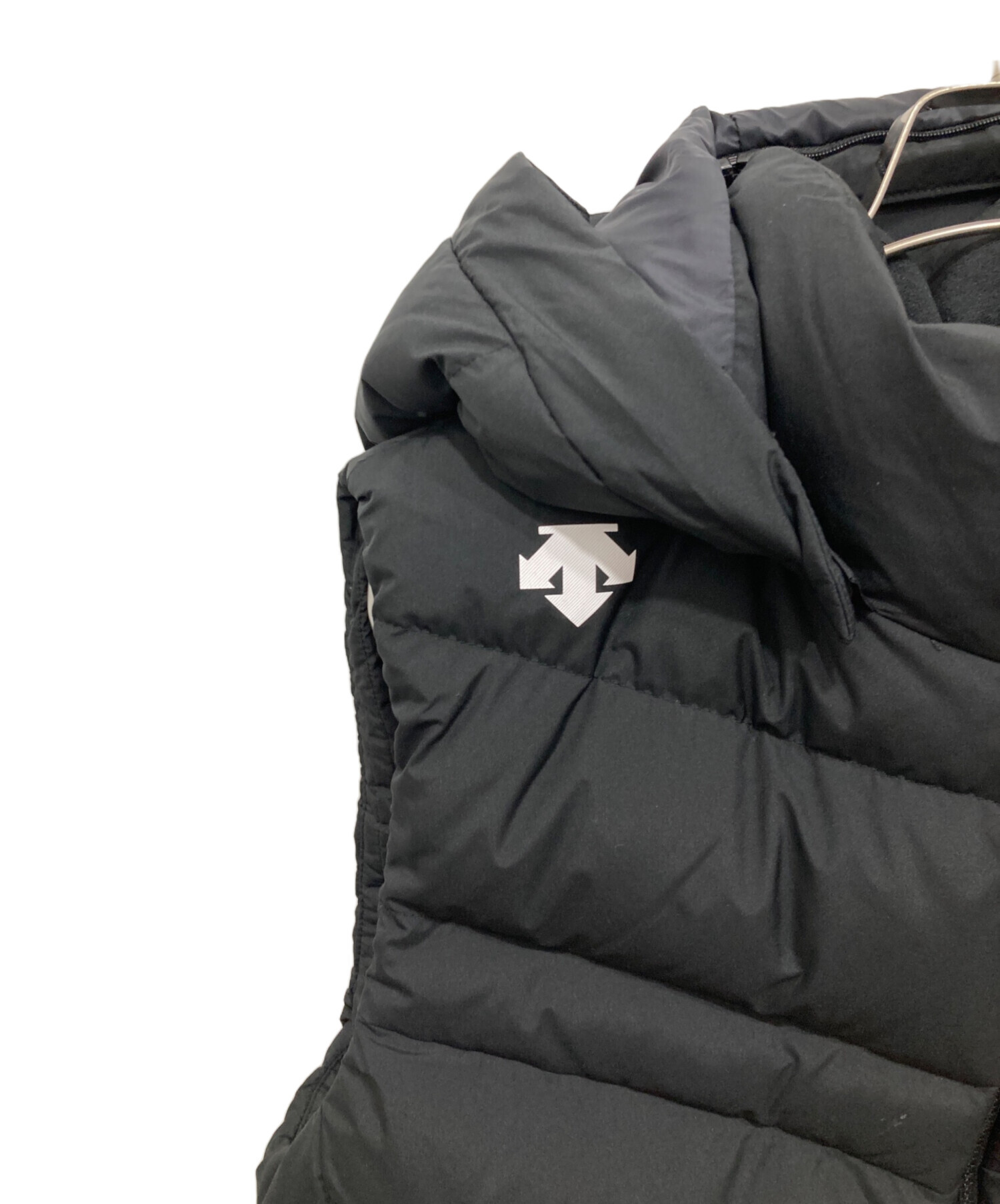 中古・古着通販】DESCENTE (デサント) ダウンベスト ブラック サイズ:M