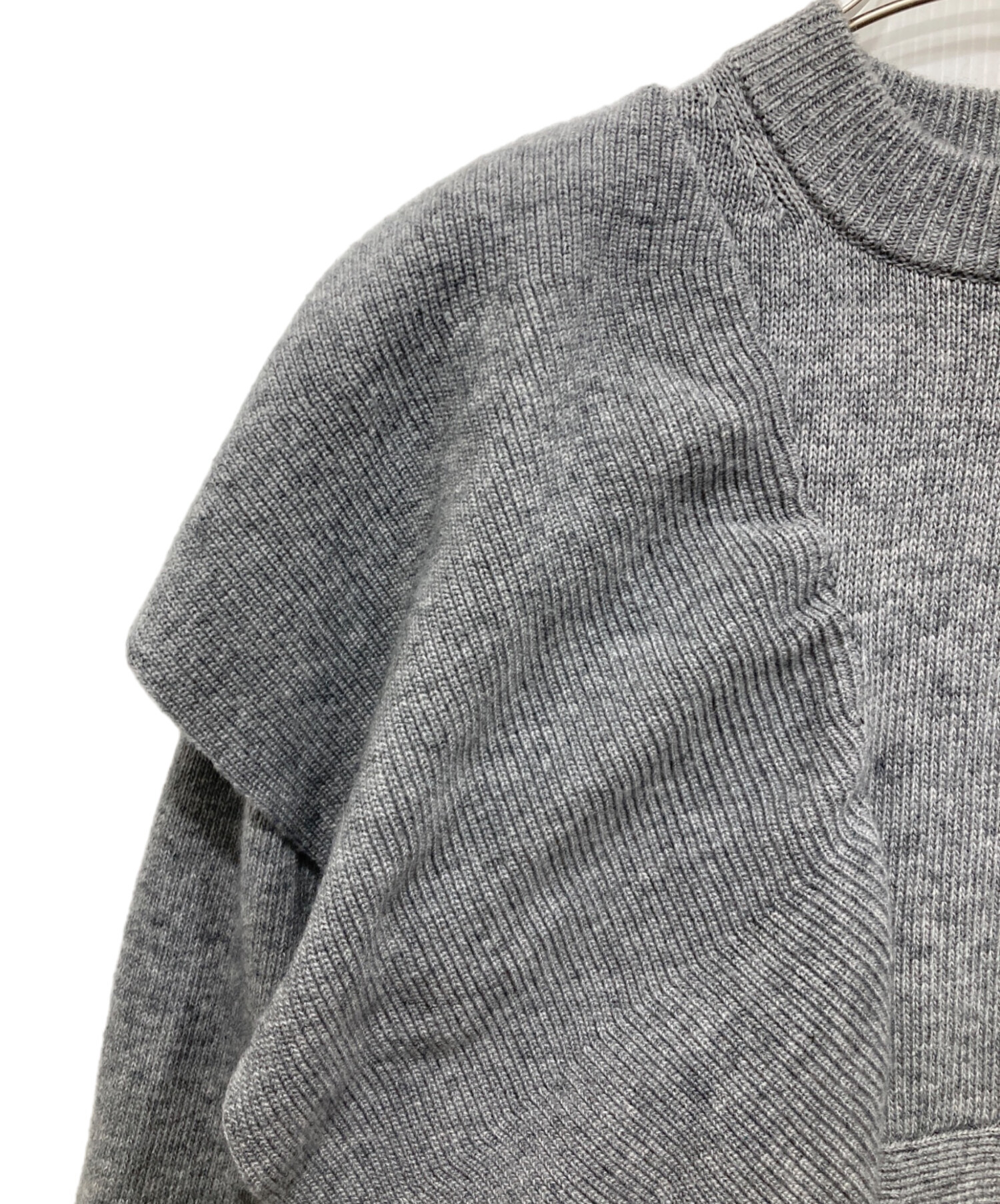 極美品✨ELENDEEK エレンディーク フェイクファージレ グレー 中古・古着通販】ELENDEEK (エレンディーク) ショルダーフリルペプラム