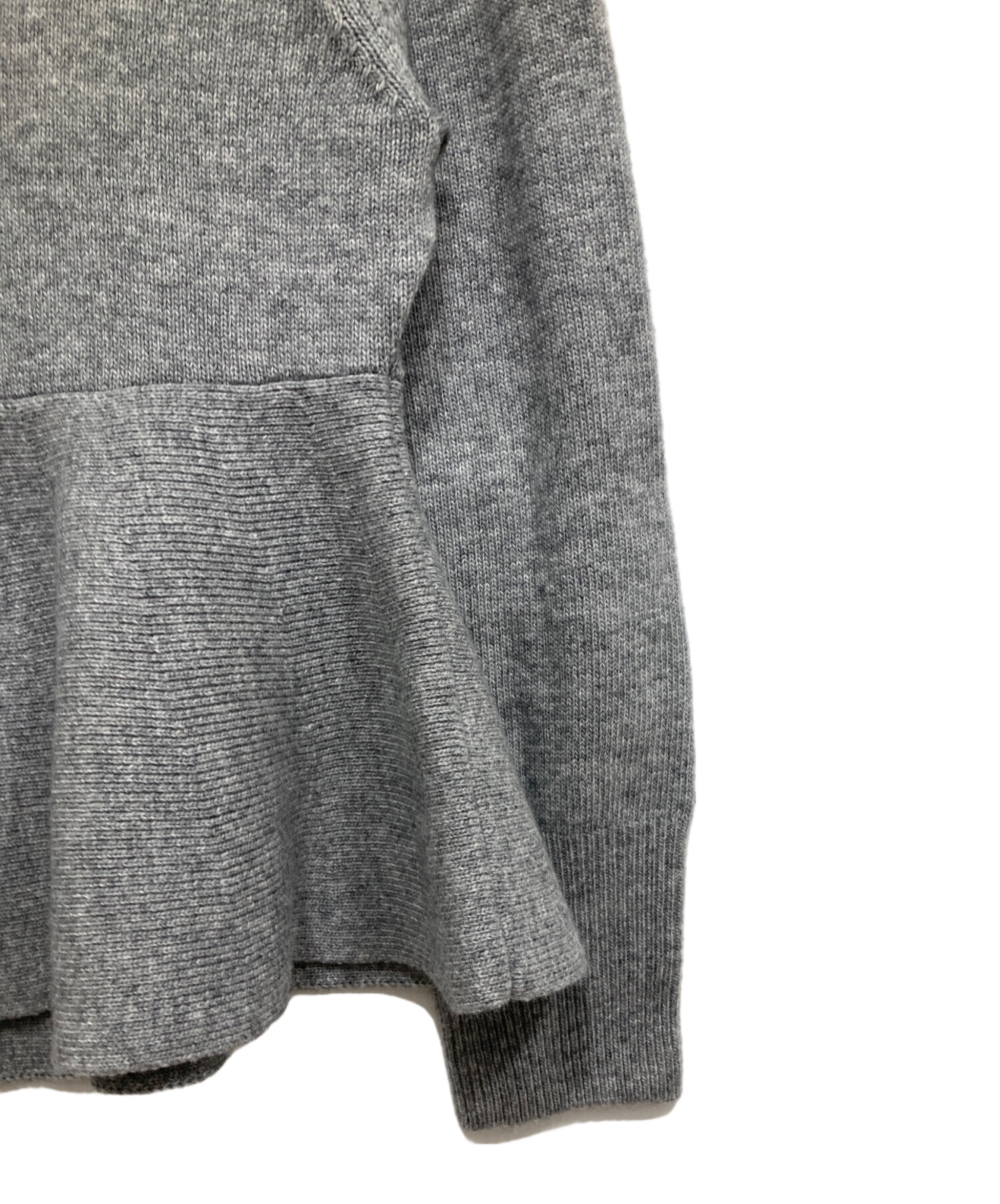 極美品✨ELENDEEK エレンディーク フェイクファージレ グレー ELENDEEK（エレンディーク）の「フィルムラメニット（ニット/セーター