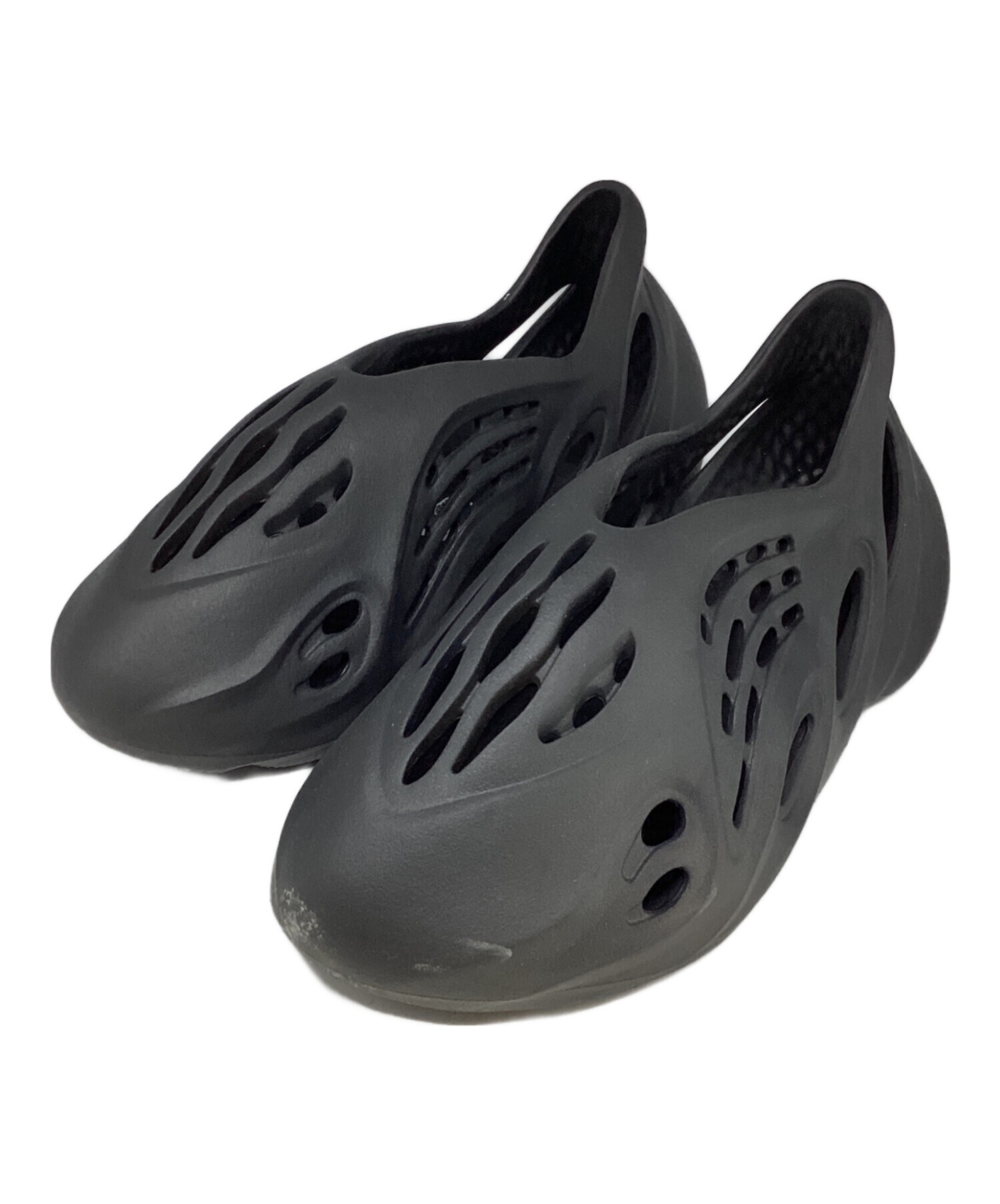 新品未使用　アディダス YEEZY FORMRUNNER 27.5 中古・古着通販】adidas (アディダス) YEEZY Foam Runner ブラック