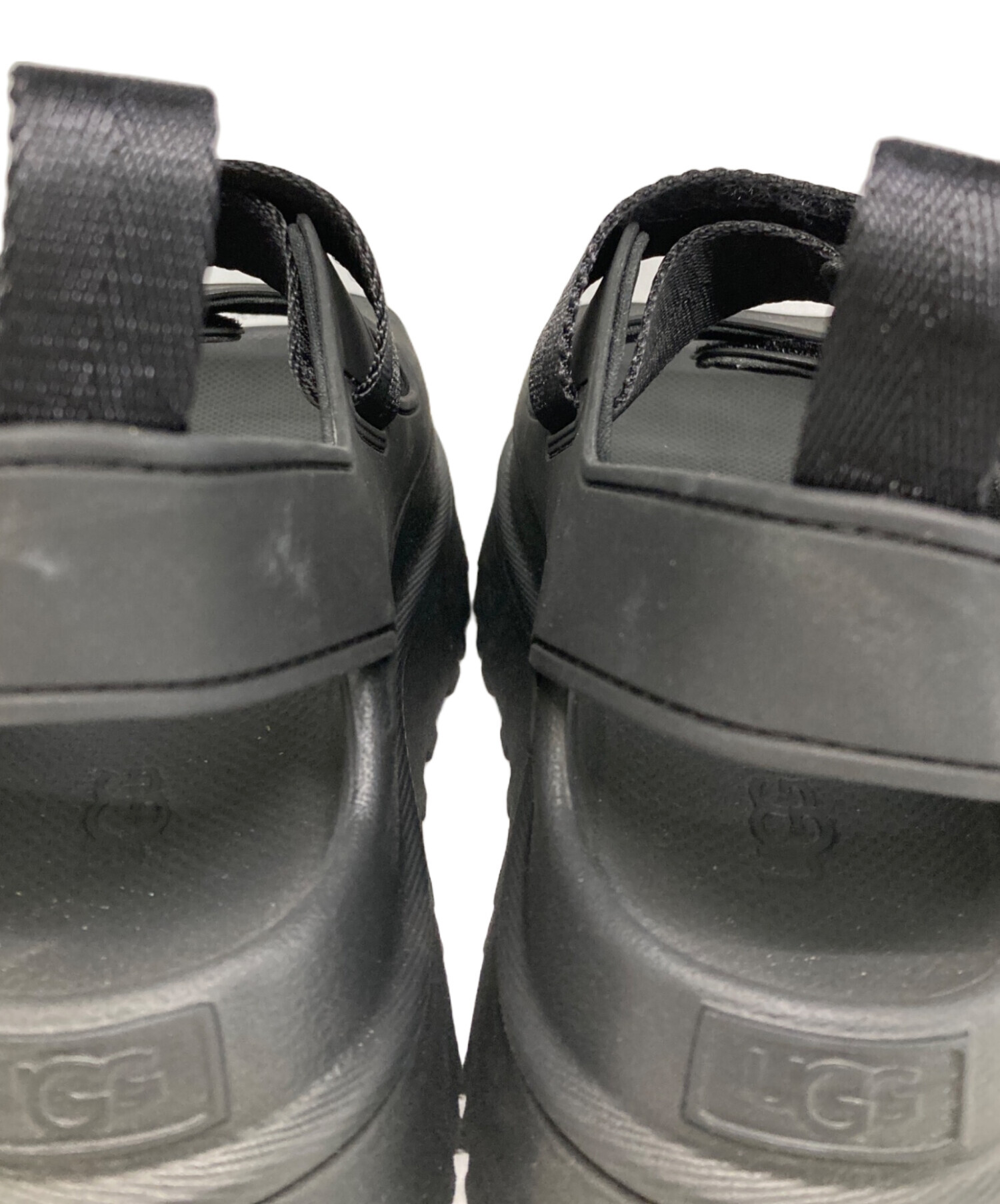 中古・古着通販】UGG (アグ) GoldenGlow/厚底サンダル ブラック サイズ