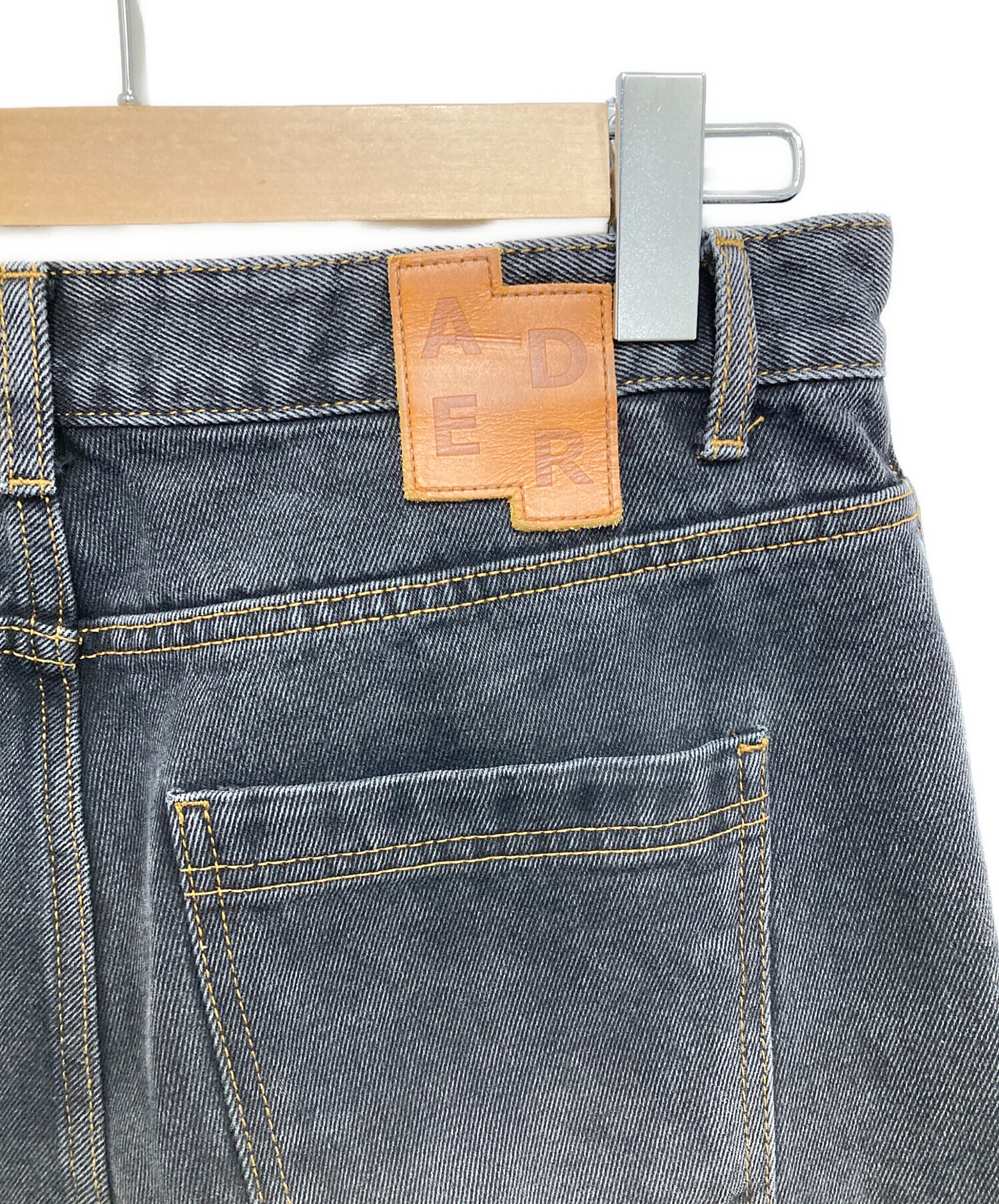 中古・古着通販】ADER error (アーダーエラー) Tag Jeans ブラック