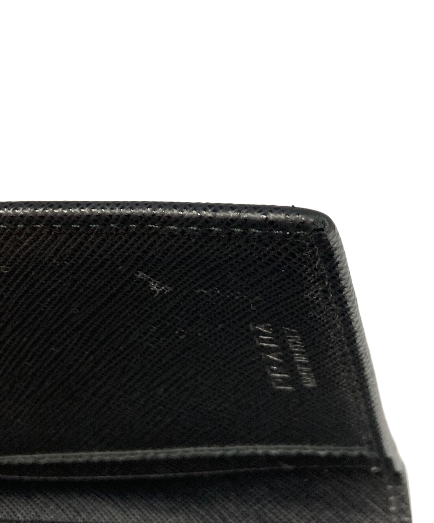 【、】PRADA プラダ サフィアーノトライアングル レザー【中古】 PRADA プラダ サフィアーノレザー 二つ折り財布 トライアングル