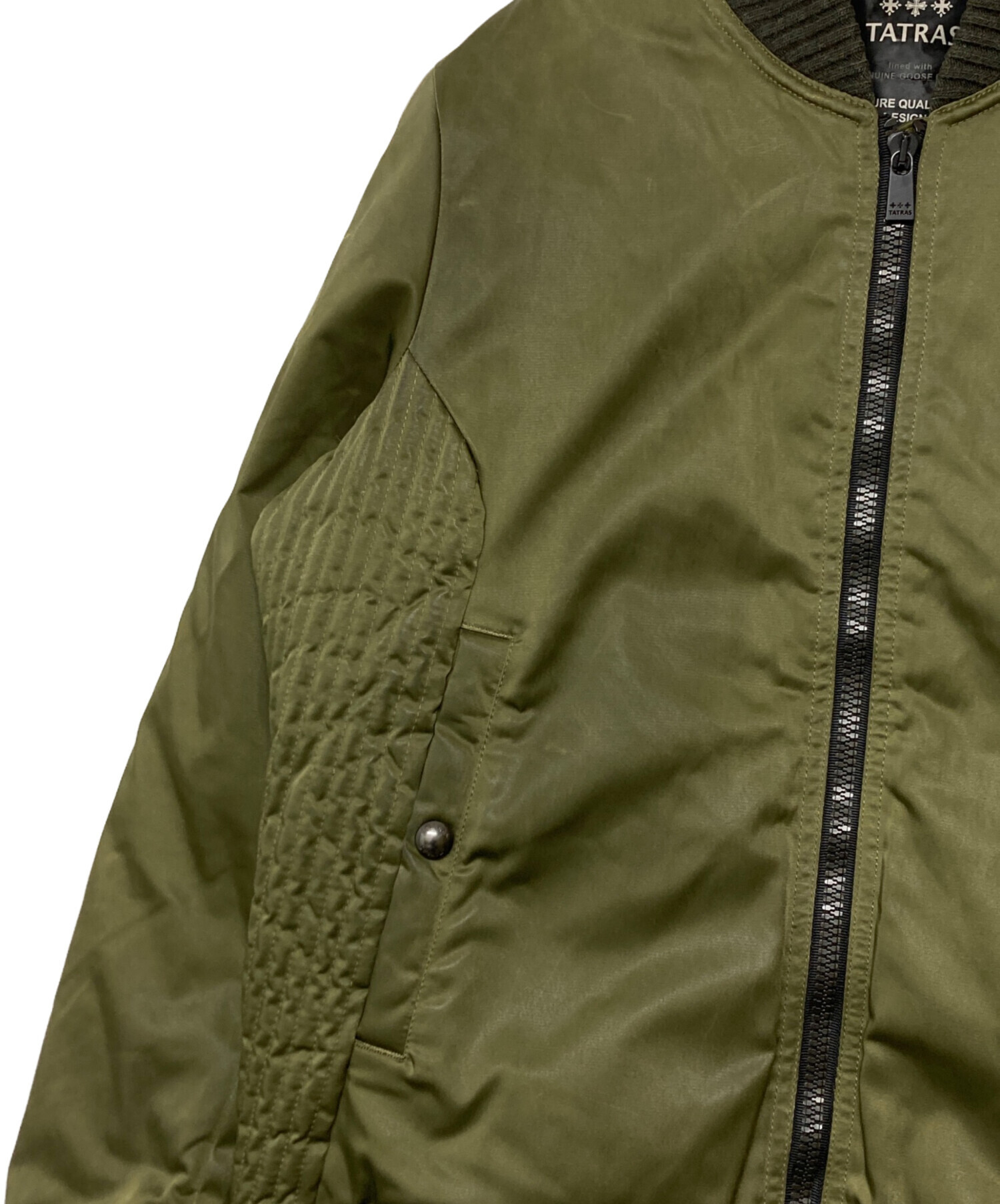 【美品】TATRAS オリーブ MA-1ジャケット SIZE 04 erro TATRAS（タトラス）の「TATRAS MA-1ダウンジャケット ERRO（MA-1