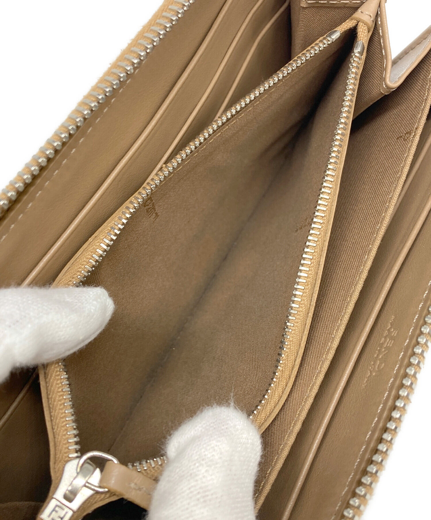 中古・古着通販】FENDI (フェンディ) スタッズロングウォレット  