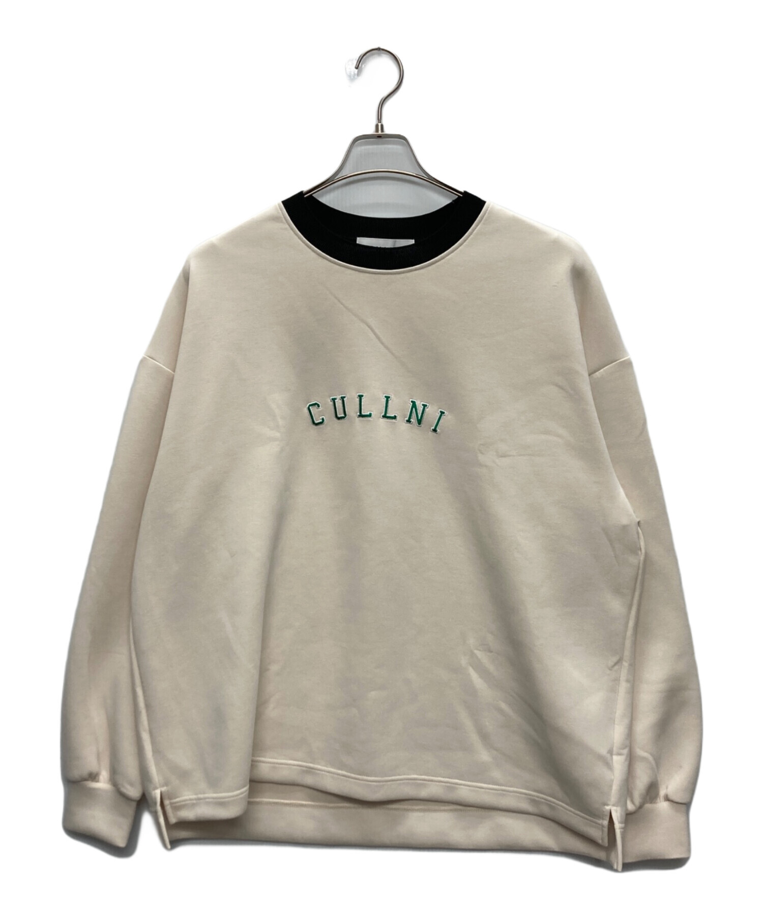 中古・古着通販】CULLNI (クルニ) 刺繍ロゴスウェット ベージュ 中古・古着通販】CULLNI (クルニ) 刺繍ロゴスウェット ベージュ