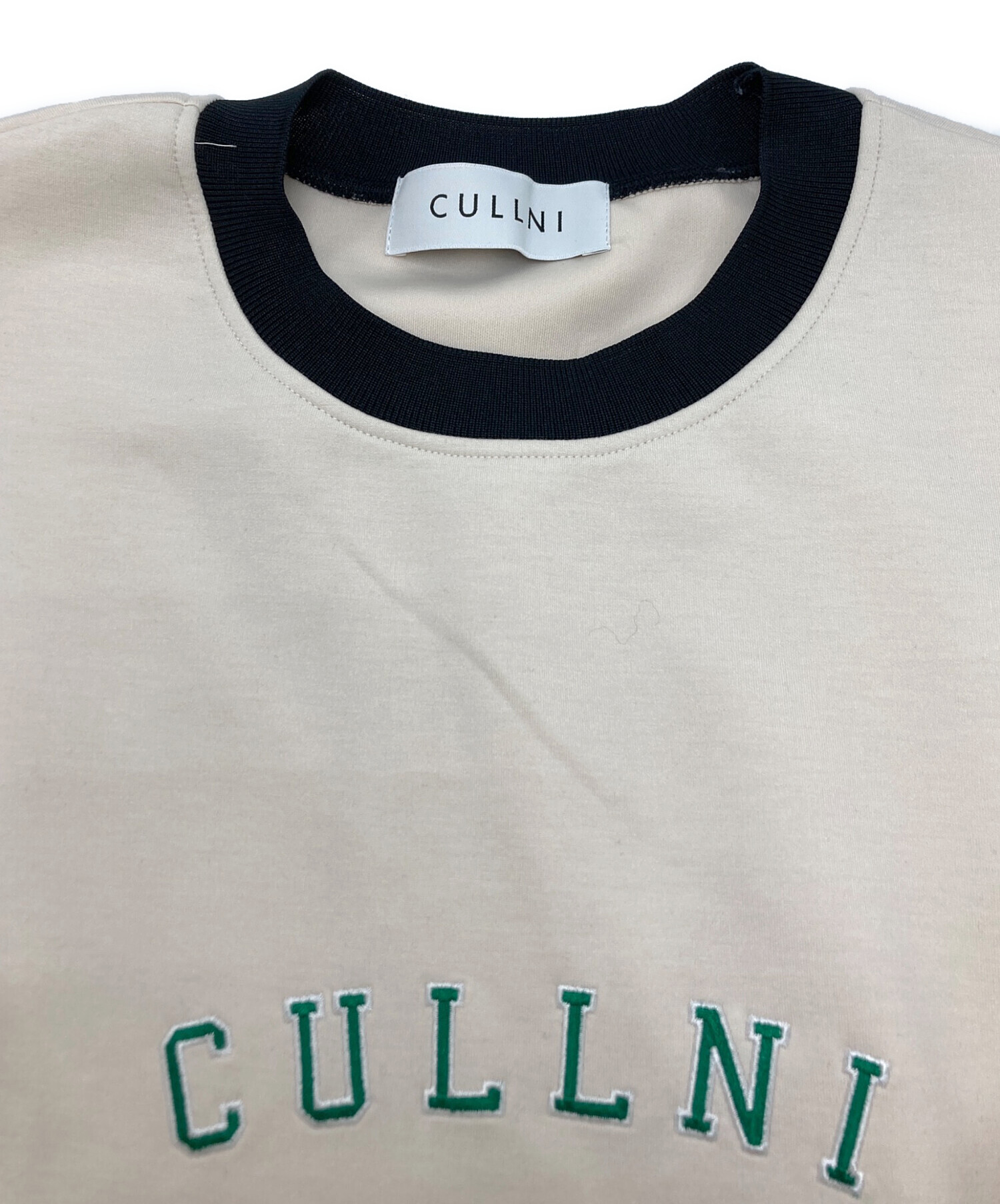 中古・古着通販】CULLNI (クルニ) 刺繍ロゴスウェット ベージュ 中古・古着通販】CULLNI (クルニ) 刺繍ロゴスウェット ベージュ