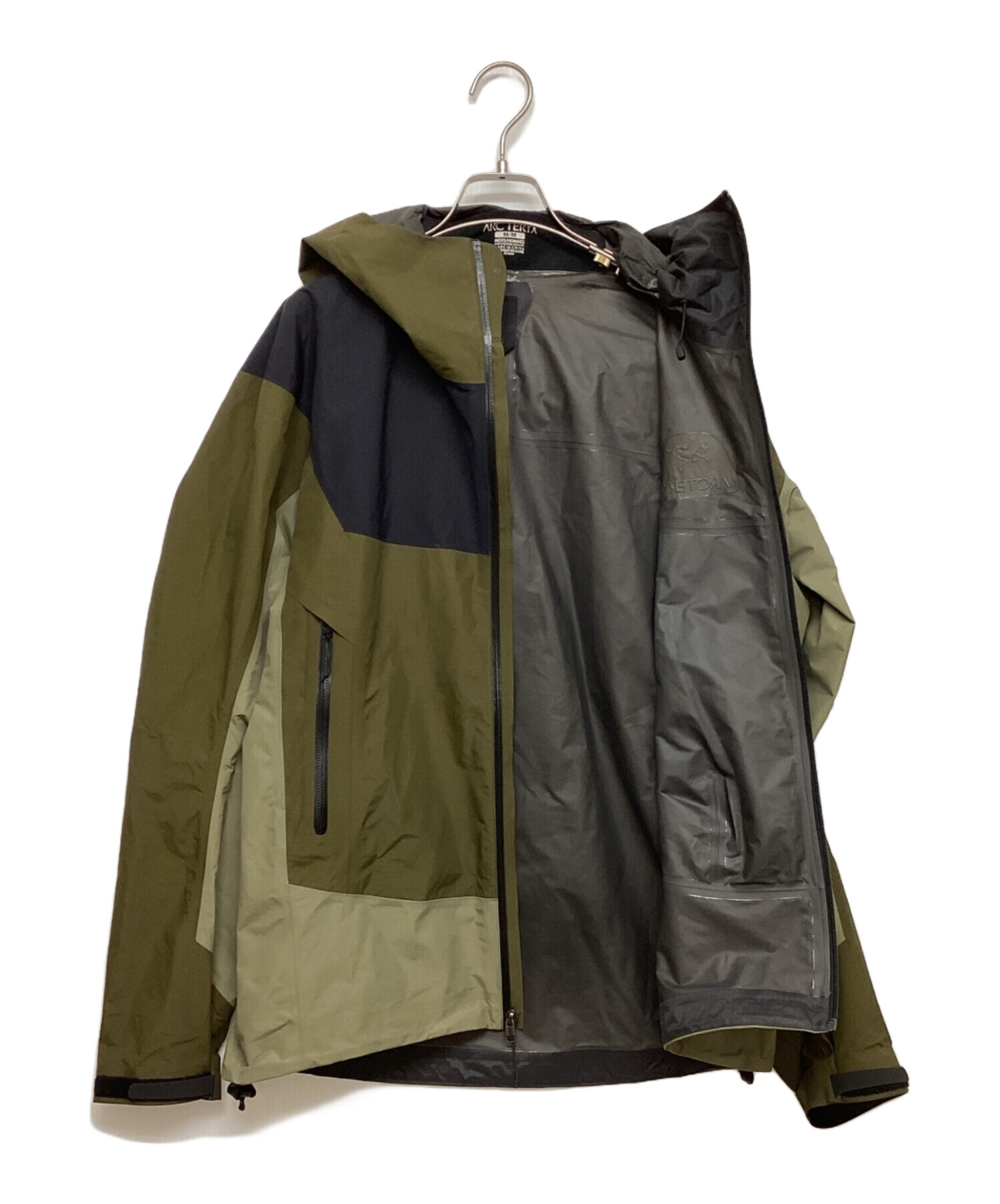 アークテリクス×ビームス　ベータSL カーキ　ベージュ　マルチ　Ｍサイズ　シェル アークテリクス×ビームス ベータSL カーキ ベージュ マルチ Mサイズ