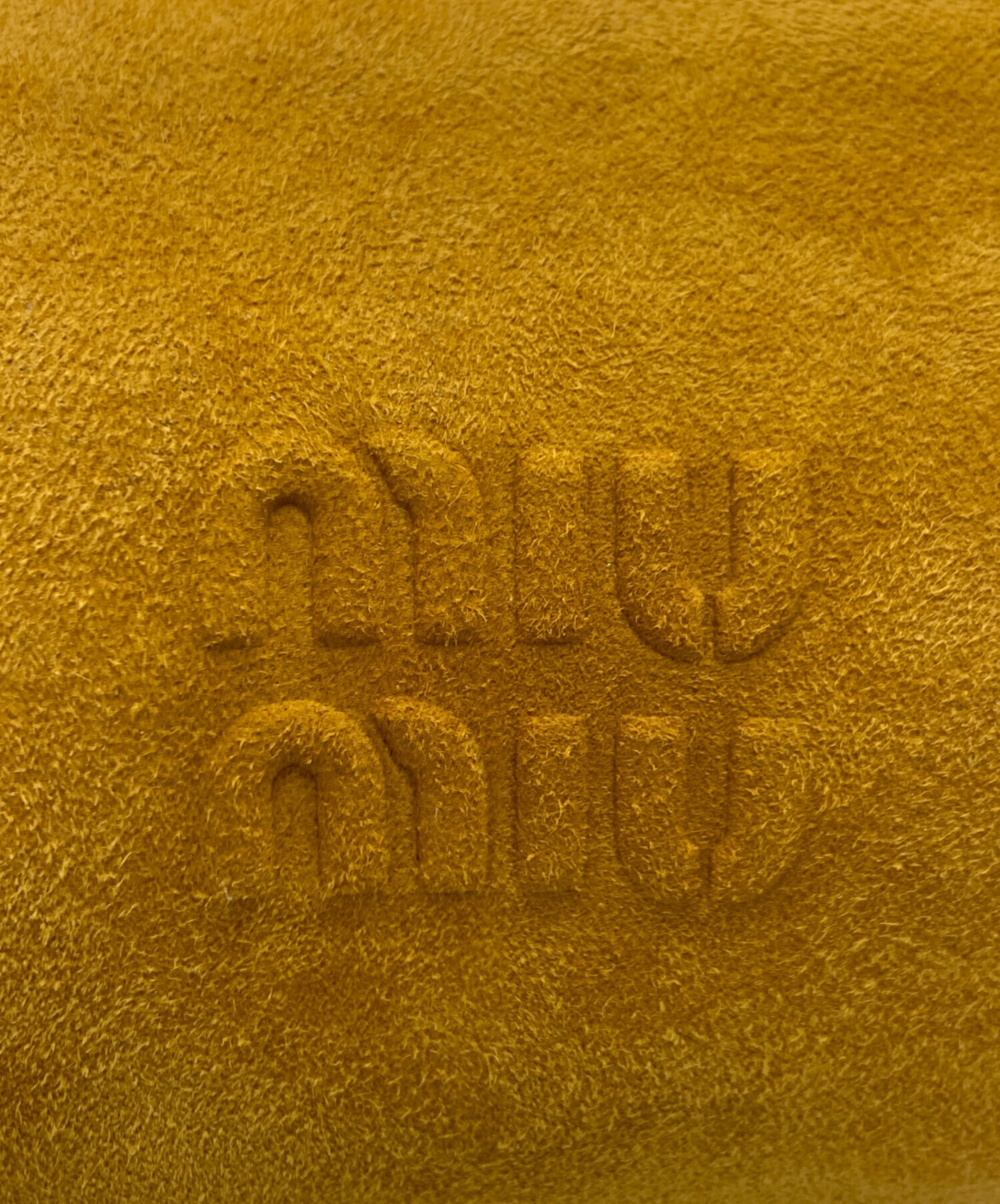 中古・古着通販】MIU MIU (ミュウミュウ) スエードポーチ イエロー