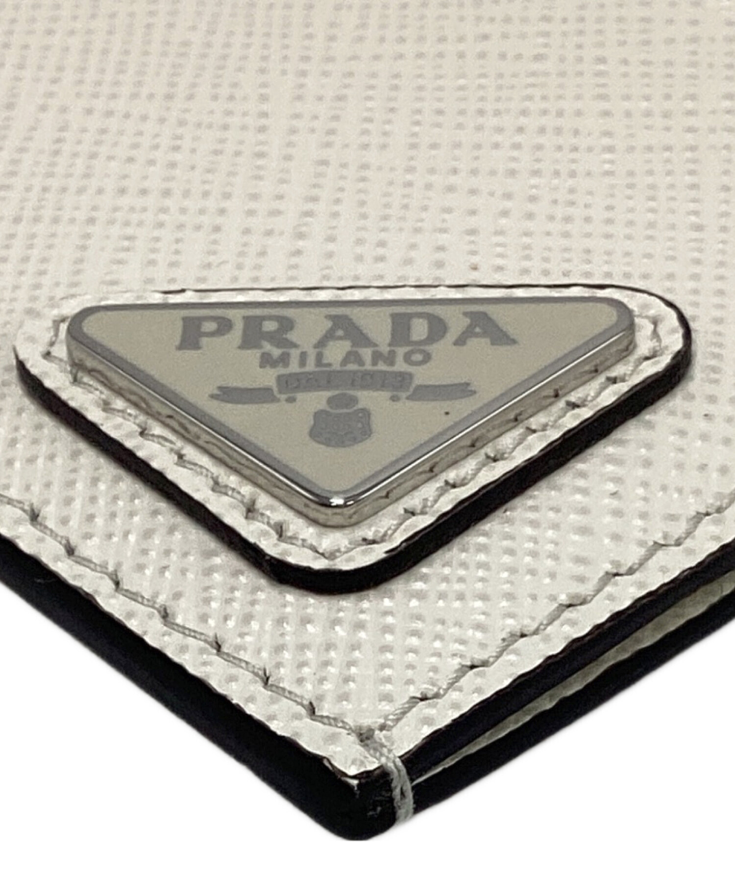 PRADA プラダ 財布・ケース  白 【古着】【中古】【送料無料】 楽天市場】プラダ PRADA（カラーホワイト）（財布・ケース｜バッグ