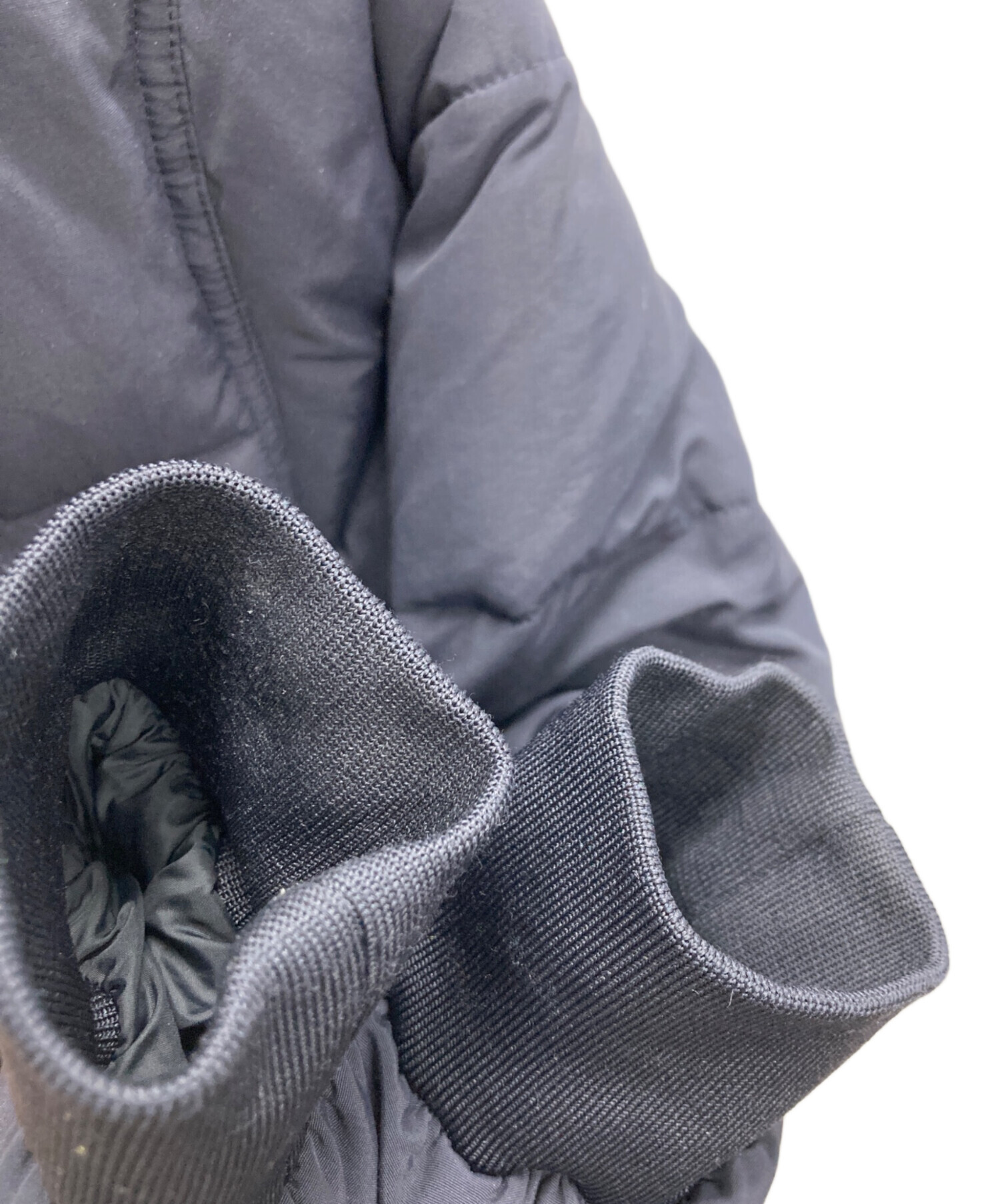 carhartt wip ベルモントジャケット カーハート carhartt WIP ダウンジャケット ベルモントジャケット