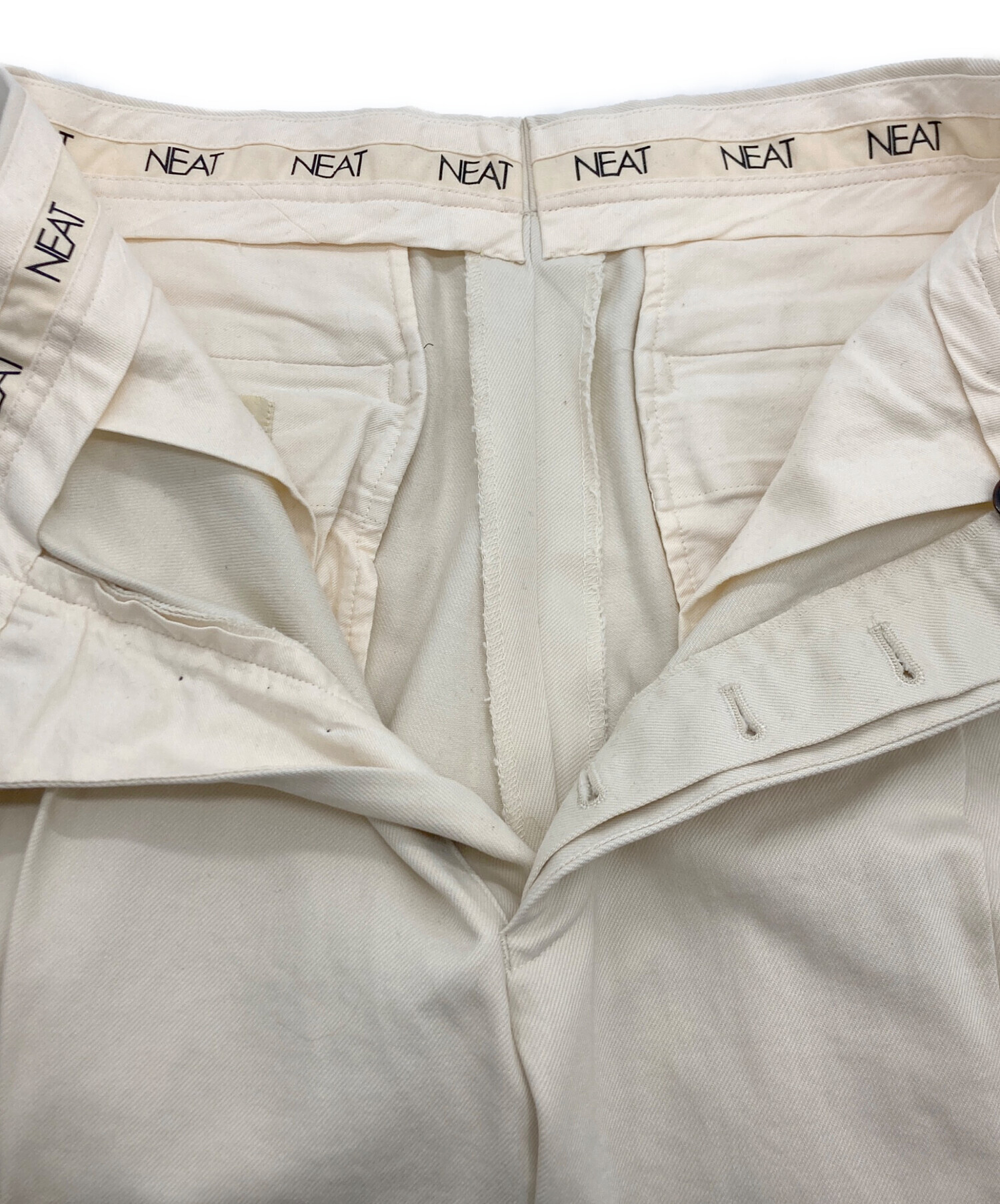 中古・古着通販】NEAT (ニート) タックテーパードパンツ ホワイト