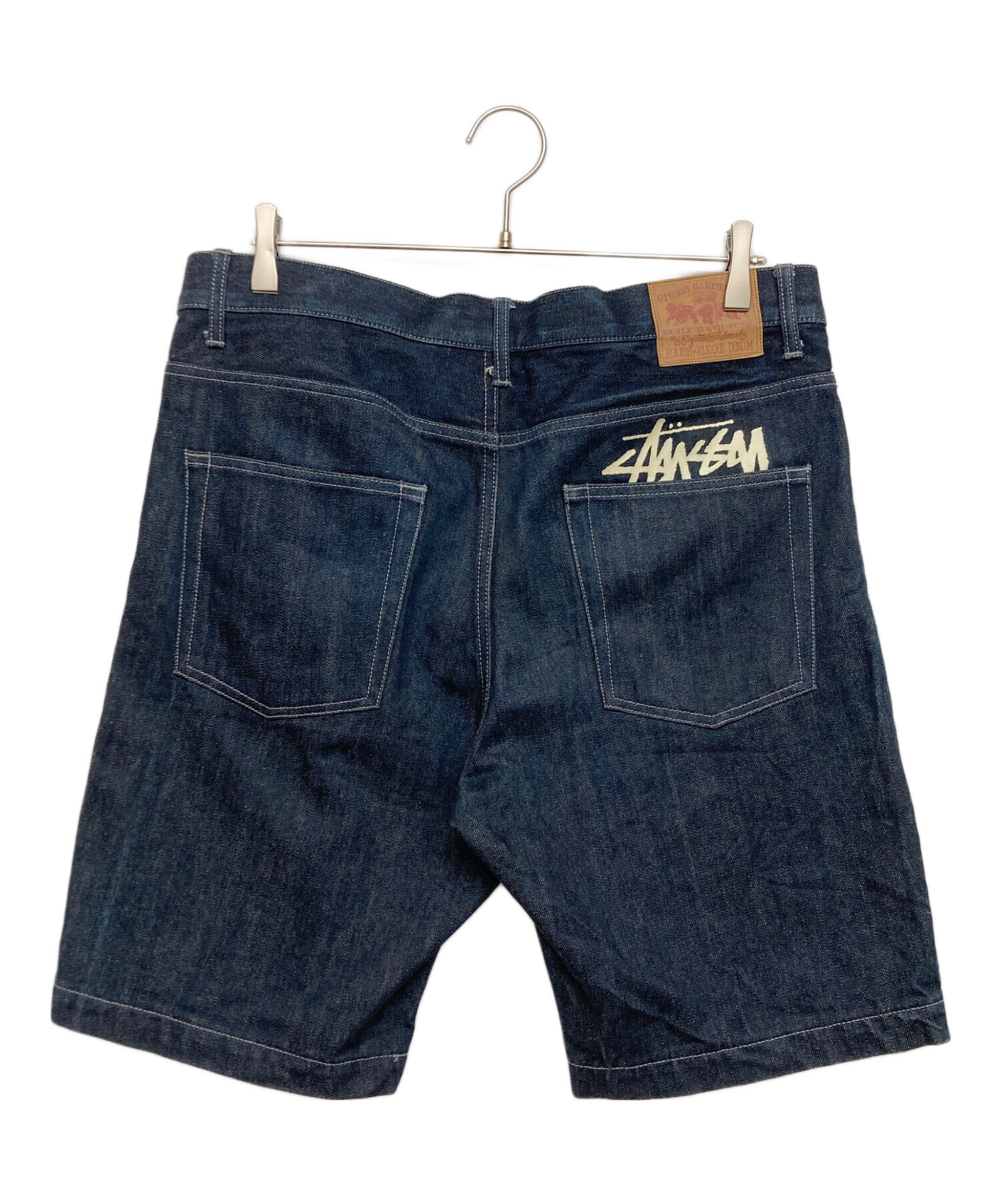 美品 stussy バックプリント デニムパンツ W34 ハーフパンツ 中古・古着通販】stussy (ステューシー) ハーフデニムパンツ