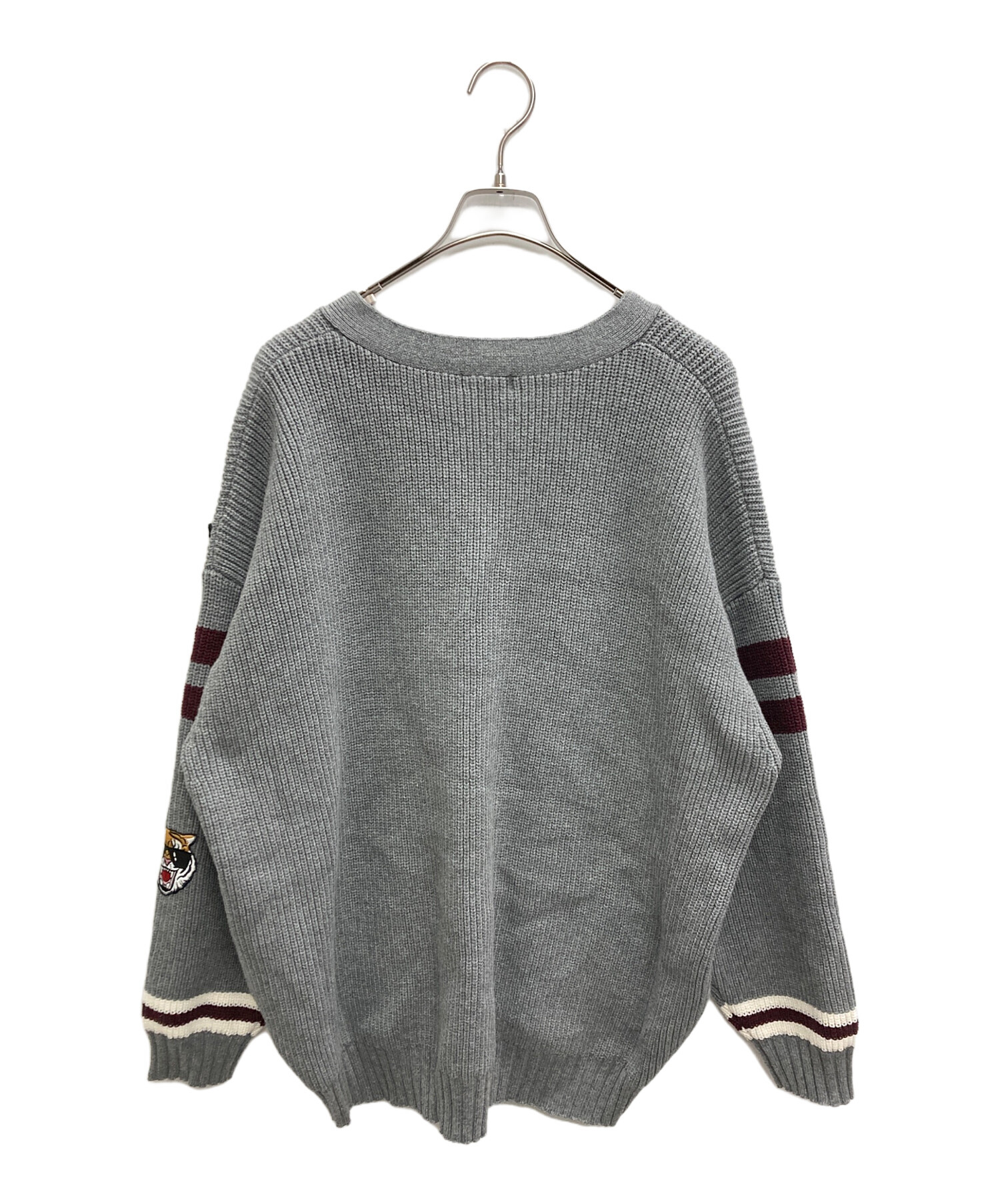 中古・古着通販】darich (ダーリッチ) カレッジワッペンVネックニット