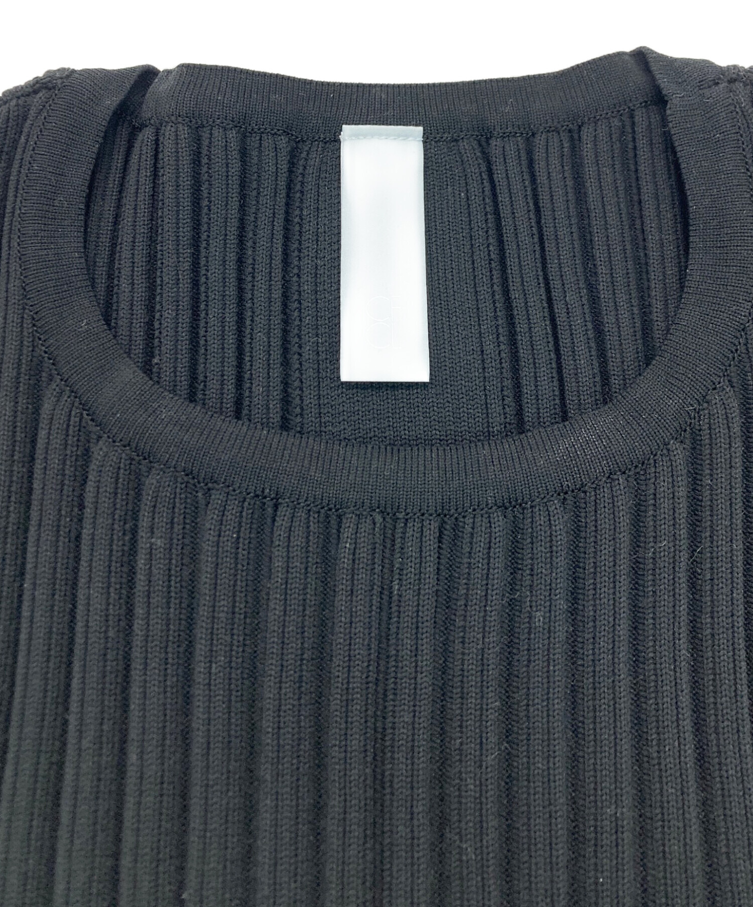 中古・古着通販】CFCL (シーエフシーエル) FLUTED SLEEVELESS TOP