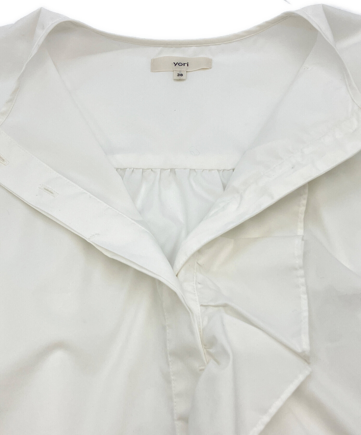 中古・古着通販】YORI (ヨリ) フリルブラウス ホワイト サイズ:SIZE 38