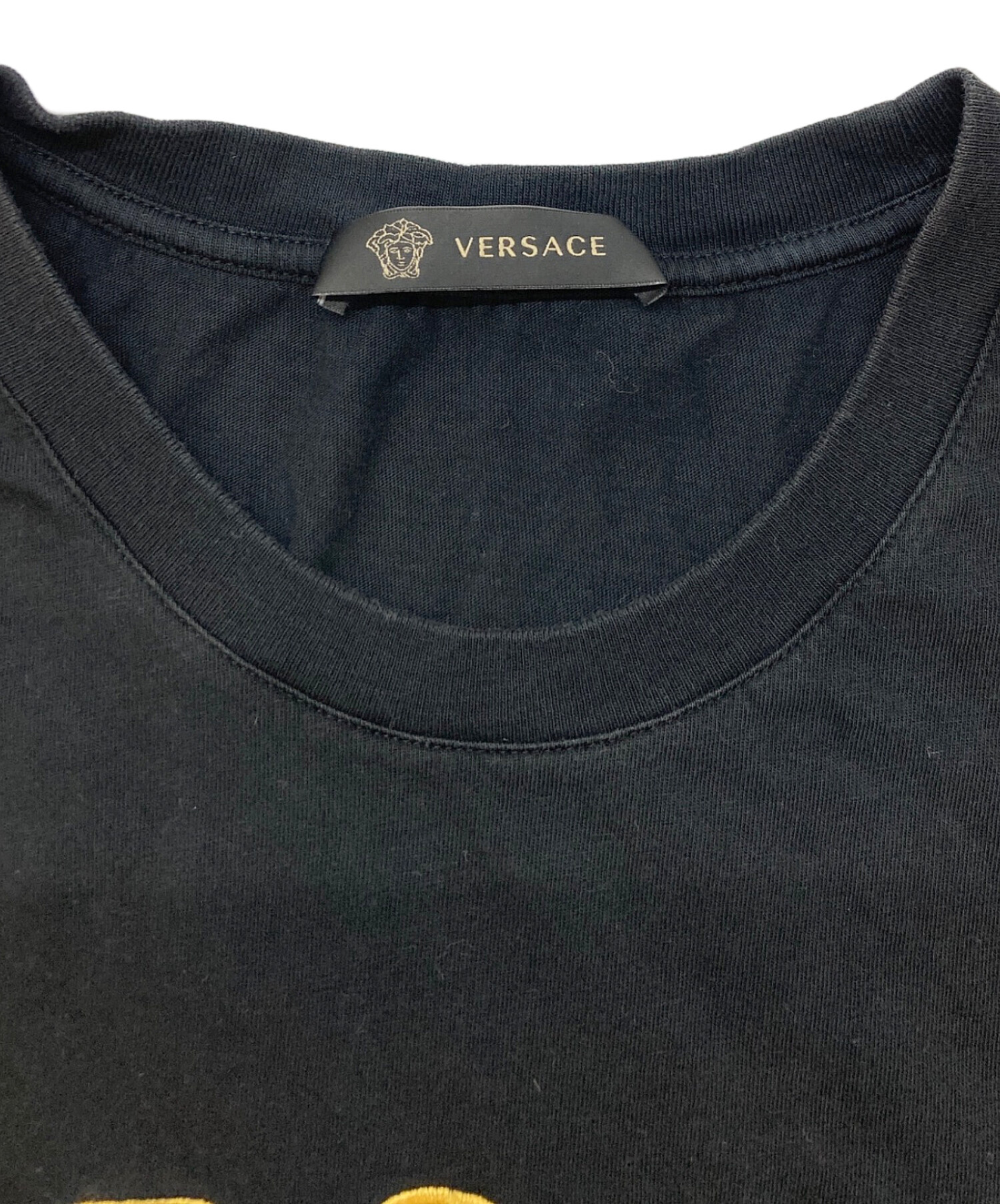 中古・古着通販】VERSACE (ヴェルサーチェ) ロゴ刺繍Tシャツ ブラック