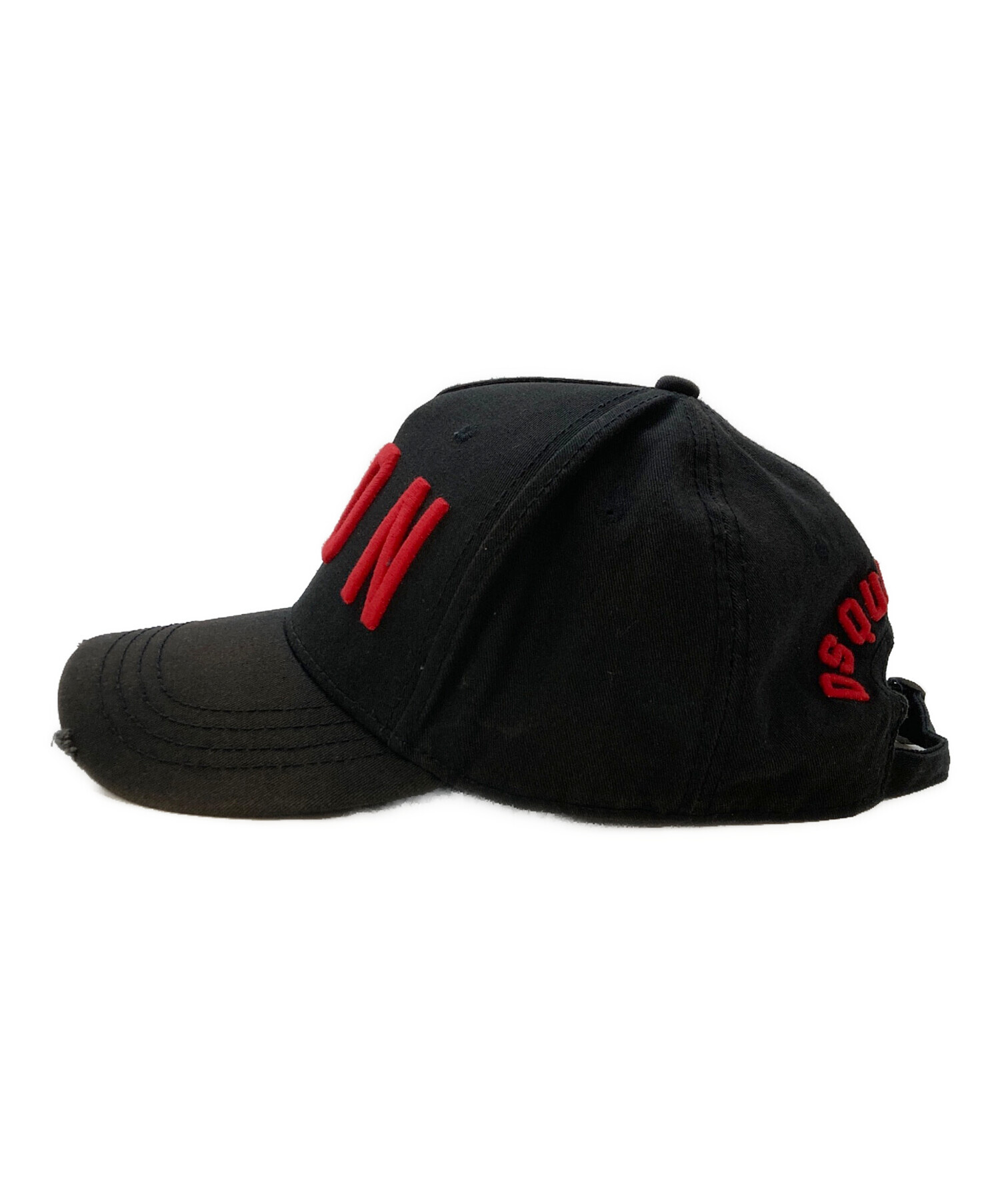 DSQUARED2 ディースクエアード　黒　キャップ ブラック レッド　帽子 中古・古着通販】DSQUARED2 (ディースクエアード) キャップ ブラック