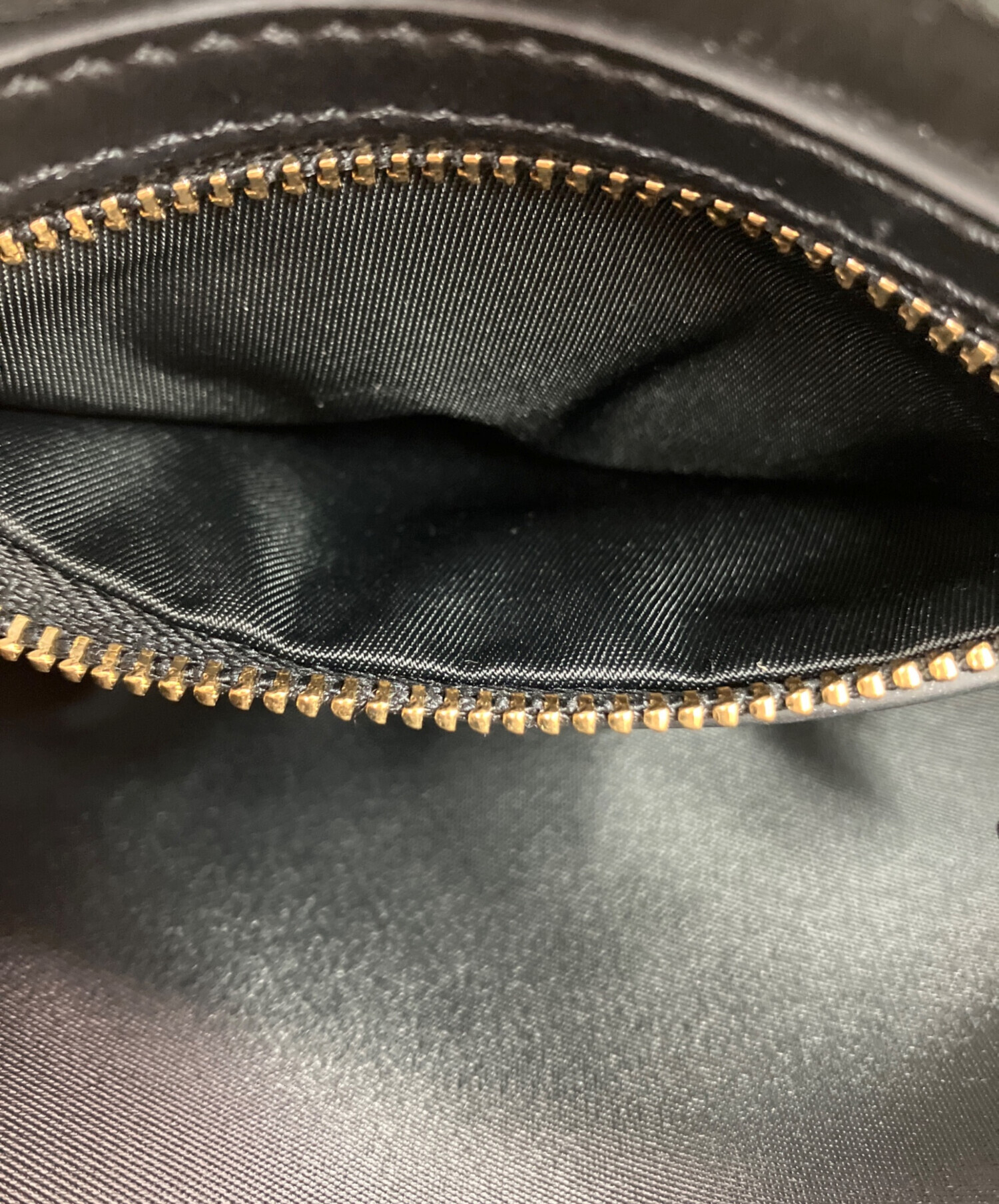 中古・古着通販】ANYA HINDMARCH (アニヤ・ハインドマーチ) ロゴ