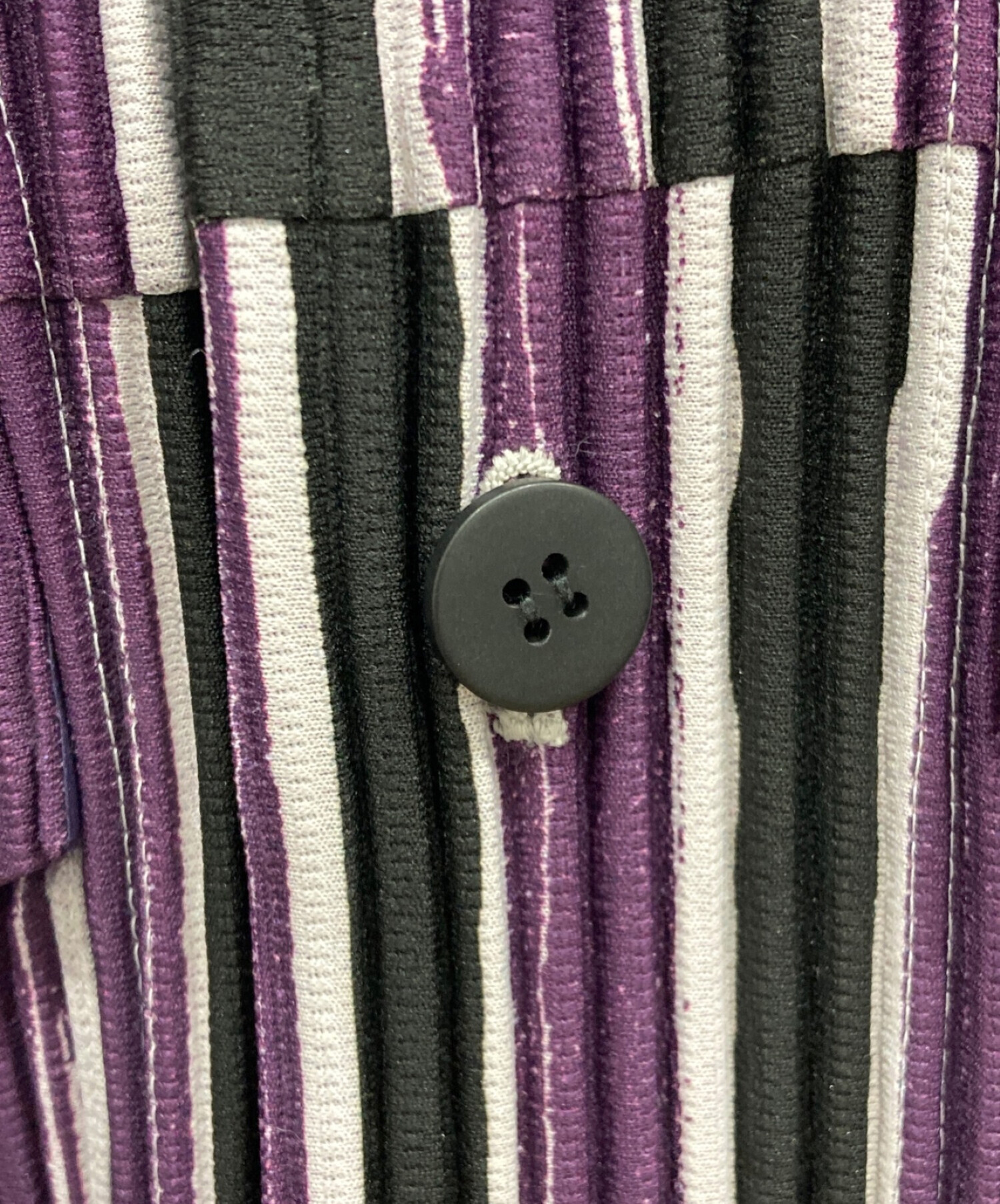 HOMME PLISSÉ ISSEY MIYAKE ジャケット　パープル Homme Plissé Issey Miyake Men's Pleated Zip Up Jacket in