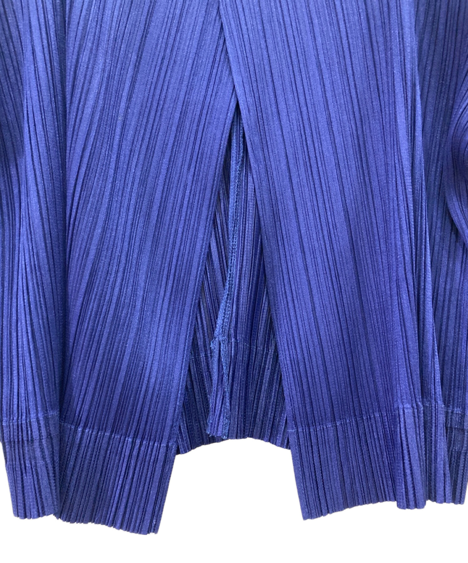 美品　イッセイミヤケ　プリーツ　ショールカラー　ボリューム　カーディガン 中古・古着通販】ISSEY MIYAKE (イッセイミヤケ) 斜めプリーツショール