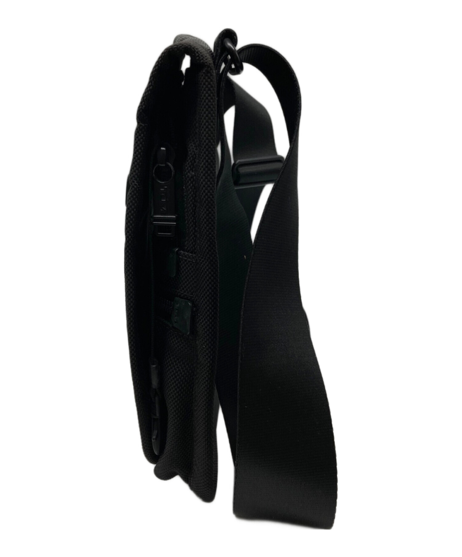 中古・古着通販】TUMI (トゥミ) ナイロンショルダーバッグ ブラック 