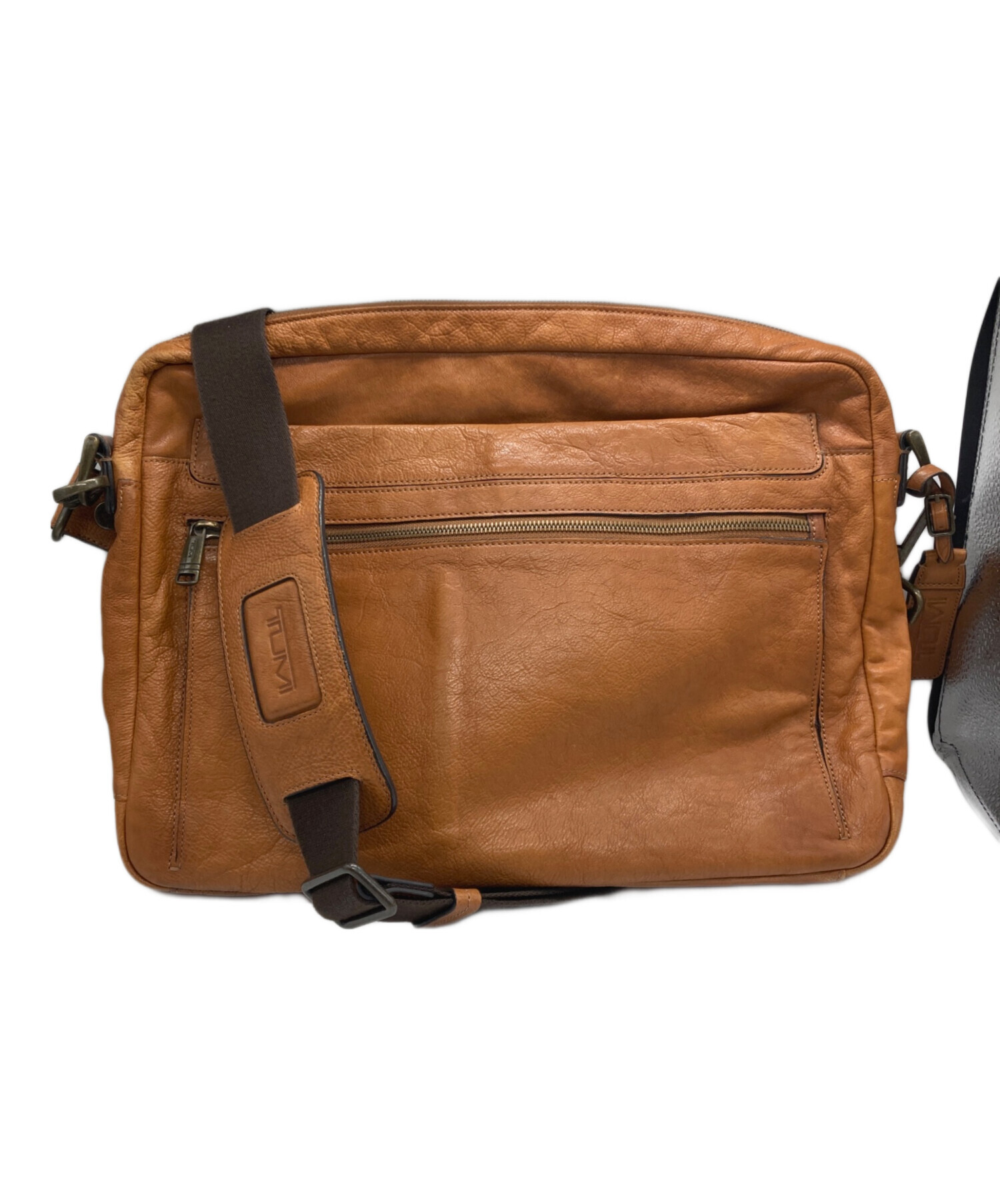 TUMI ブラウン ショルダーバッグ 中古・古着通販】TUMI (トゥミ) レザーショルダーバッグ ブラウン