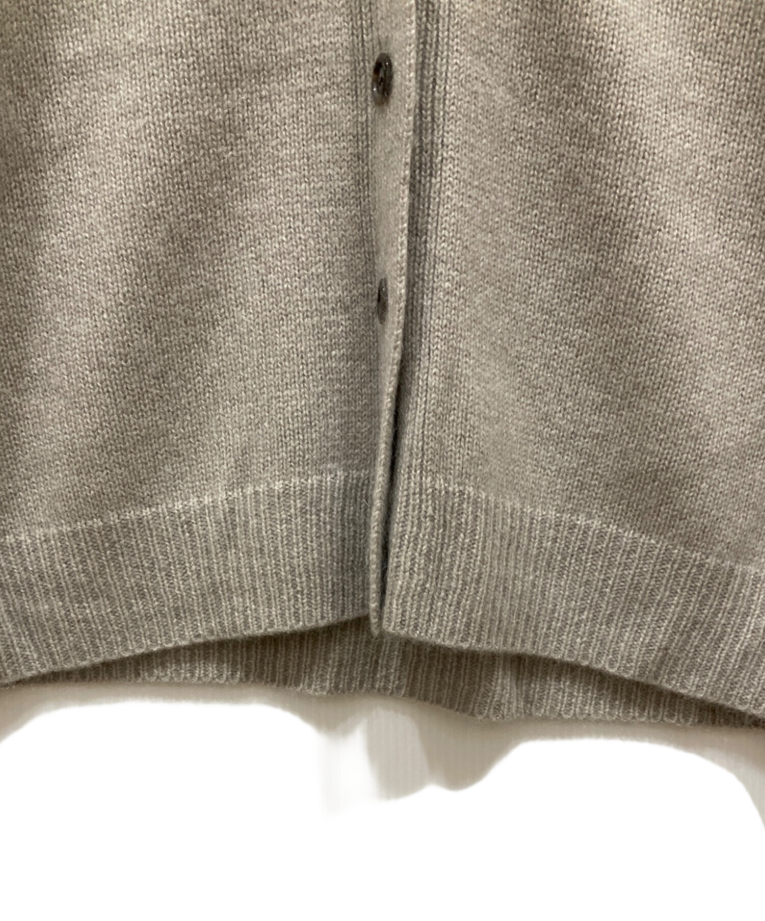 中古・古着通販】BEARDSLEY (ビアズリー) ホワイトヤクカーディガン