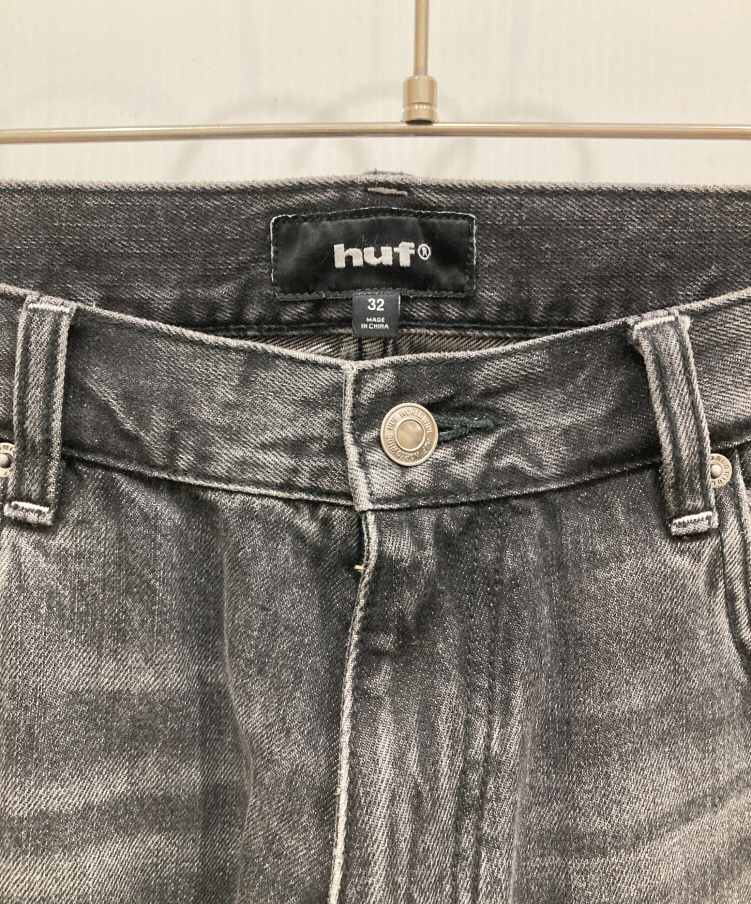 中古・古着通販】HUF (ハフ) ダメージリペア加工デニムパンツ ブラック 