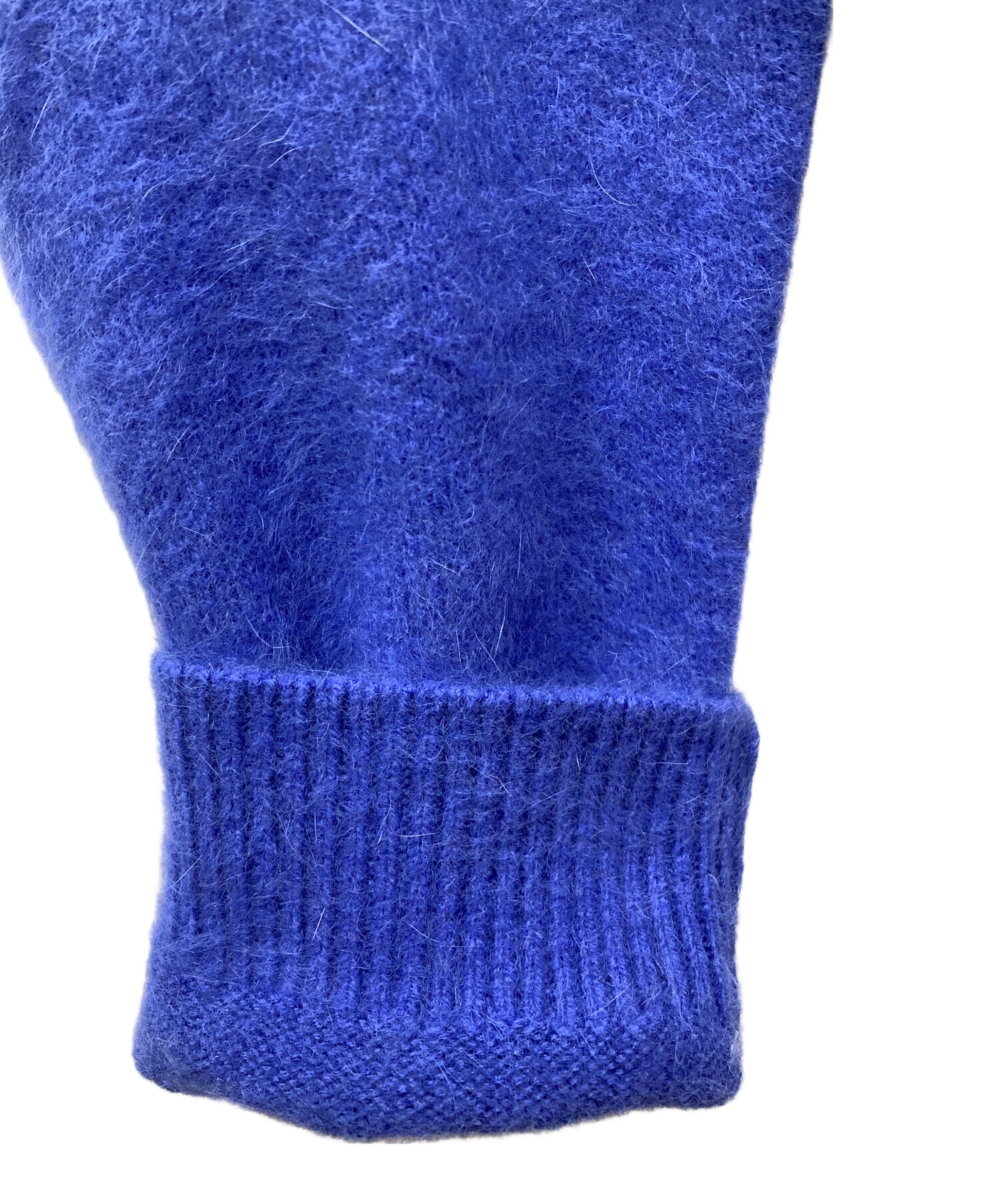 【新品未使用】フォックスカシミヤブレンド Vネックニットプルオーバー フォックスカシミヤブレンド Vネックニットプルオーバー｜ユナイテッド