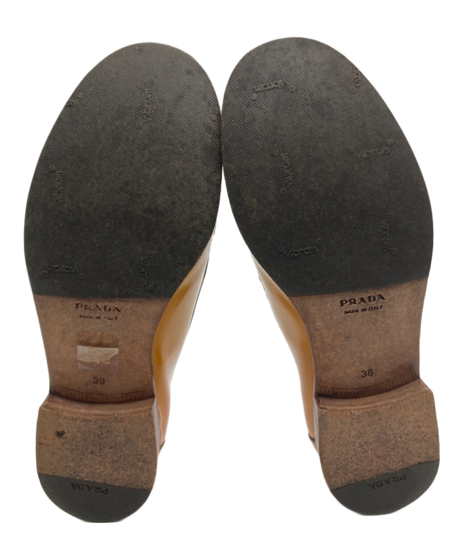 PRADA プラダ ベージュ ローファー 中古・古着通販】PRADA (プラダ) ローファー ベージュ サイズ:SIZE 36