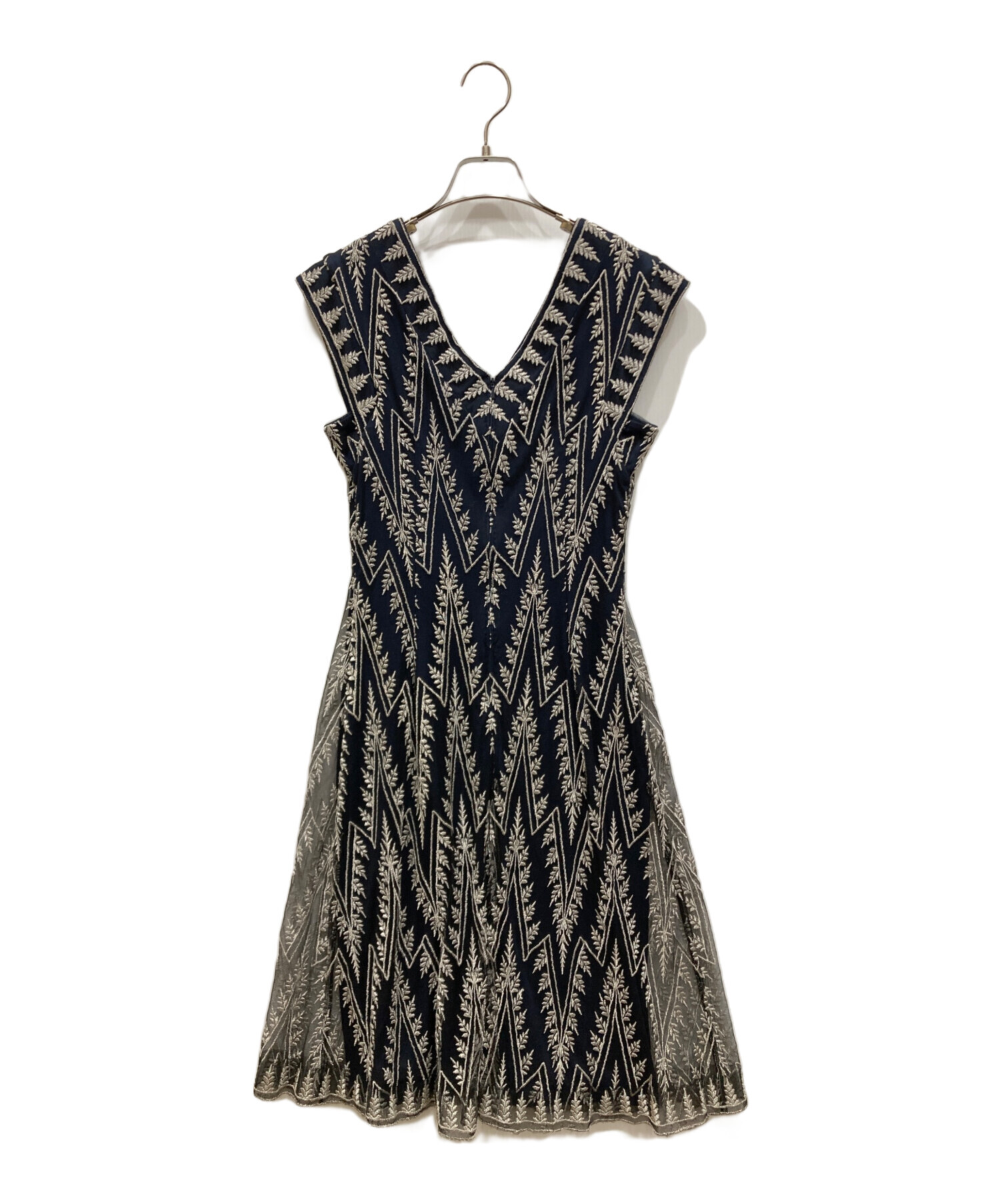 中古・古着通販】TADASHI SHOJI (タダシ ショージ) 刺繍ノースリーブ