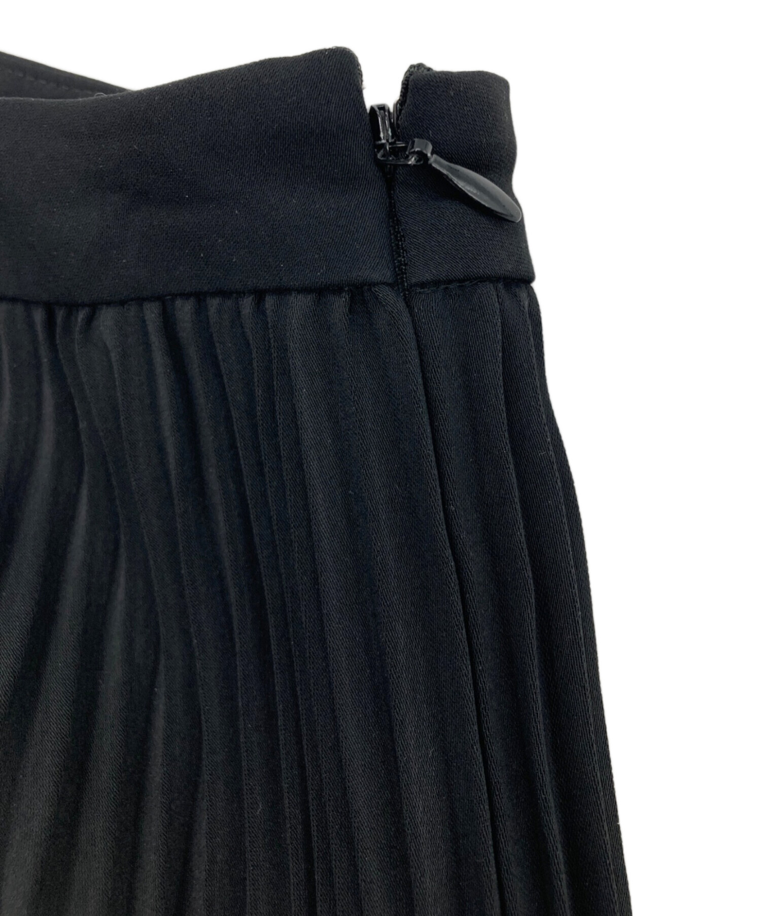 中古・古着通販】Graphpaper (グラフペーパー) Satin Pleats Skirt 中古・古着通販】Graphpaper (グラフペーパー) Satin Pleats Skirt