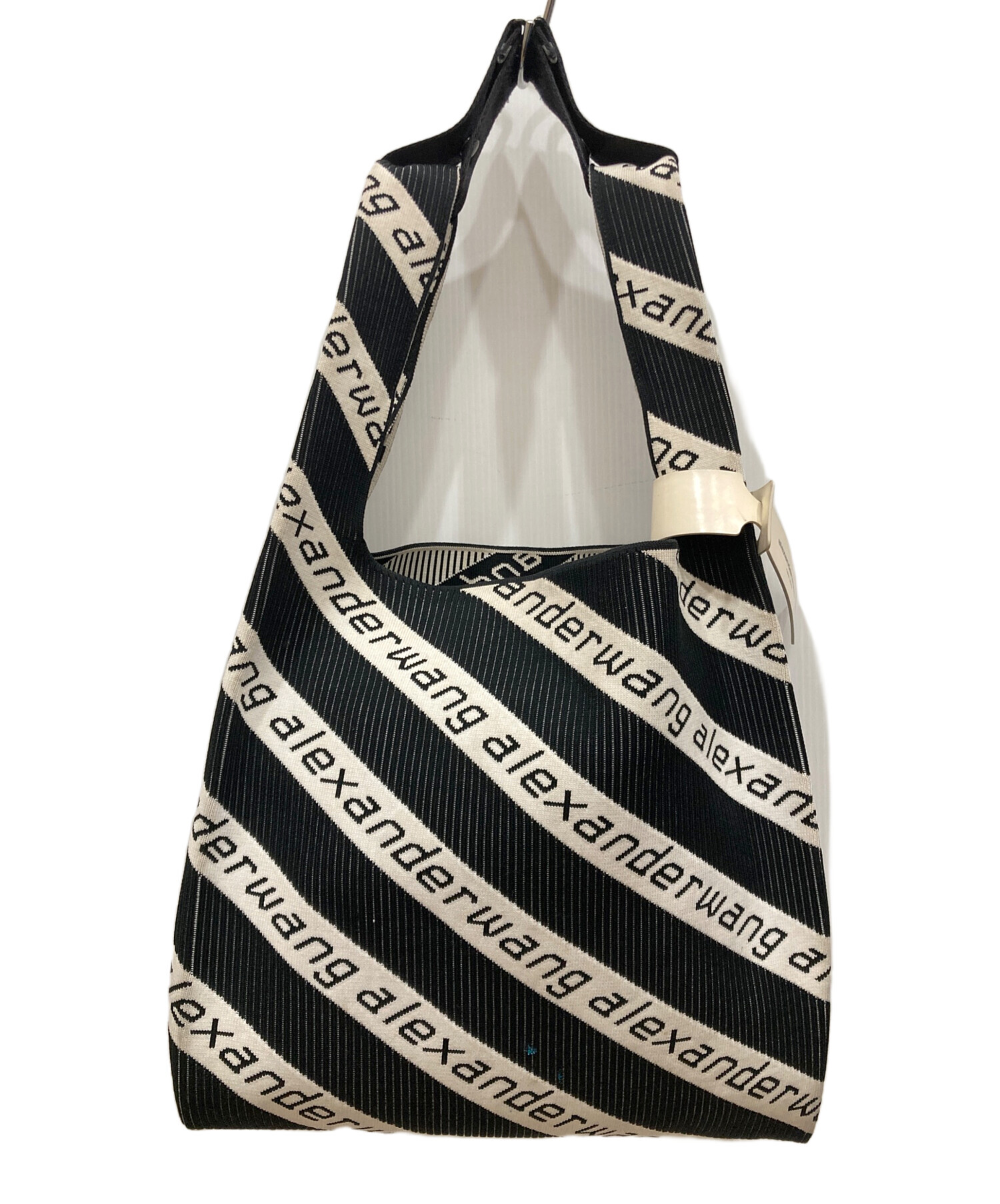 ALEXANDER WANG アレキサンダーワン ショルダーバッグ - 緑系 【古着】【中古】 ALEXANDER WANG（アレキサンダーワン） | バッグの古着・中古通販