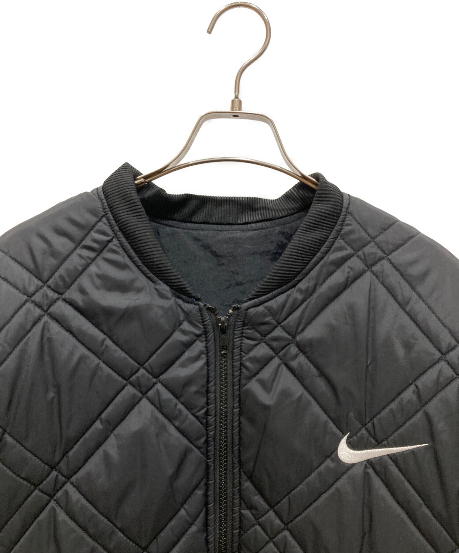 【ナイキ】NIKE コーチジャケット キルティング 刺繍ロゴ 黒 L 中古・古着通販】NIKE (ナイキ) ロゴ刺繍キルティングジャケット