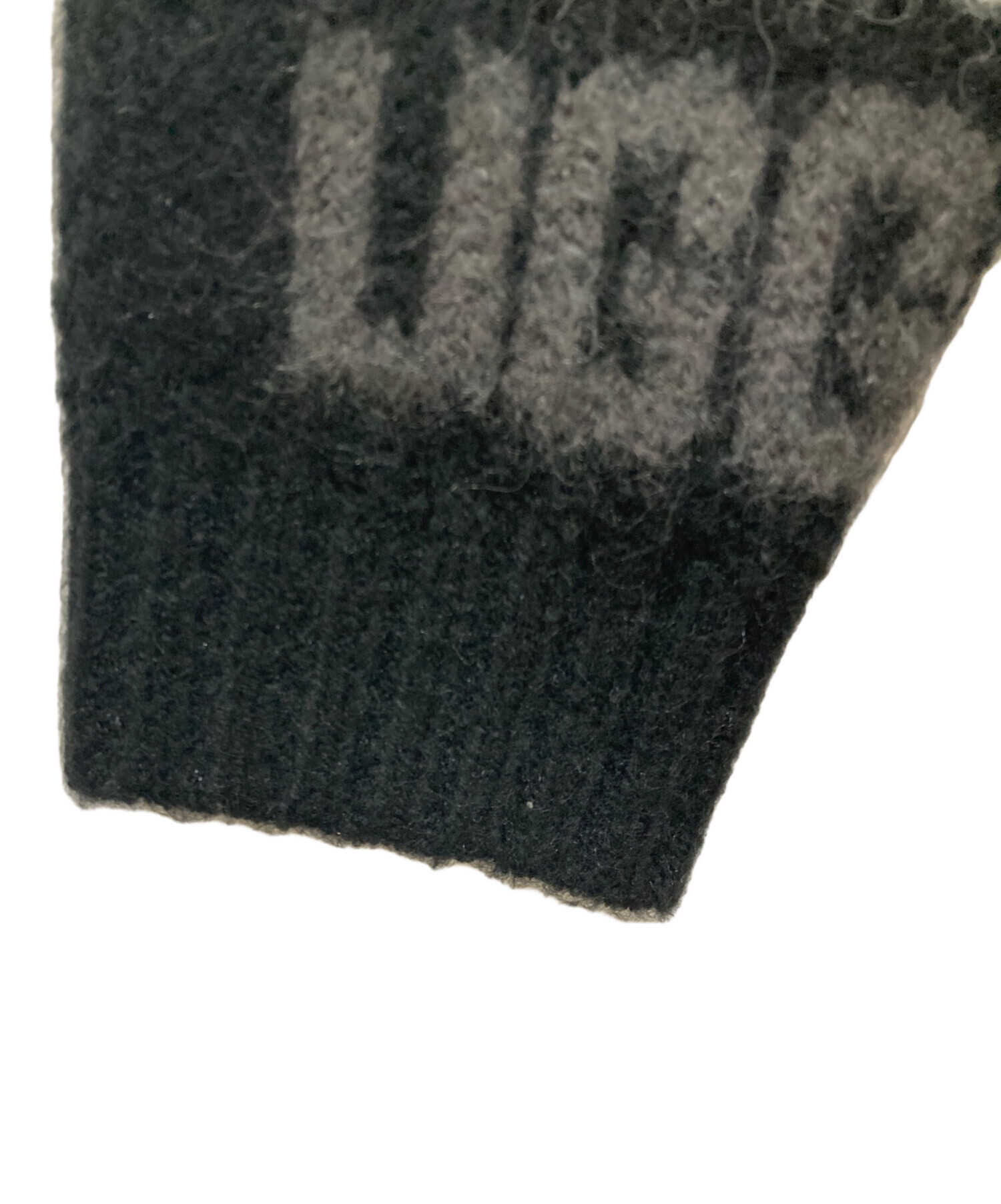 中古・古着通販】UGG (アグ) Graphic Logo Cardigan ホワイト×ブラック