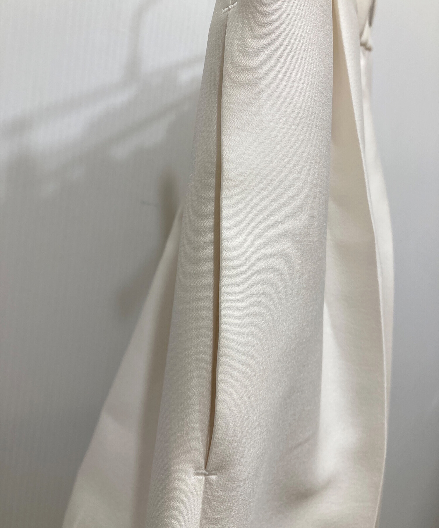 中古・古着通販】yori (ヨリ) シルキードレスパンツタックテーパード