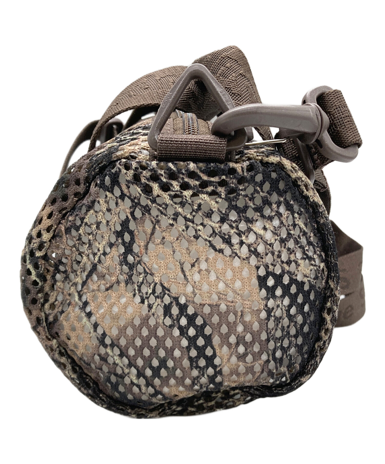 Supreme Mesh Mini Duffle Bag Camo カモ柄 新品 中古・古着通販】Supreme (シュプリーム) Mesh Mini Duffle Bag Camo